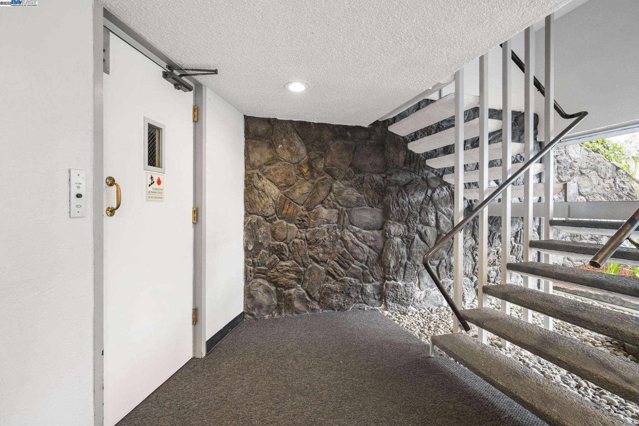 Detail Gallery Image 45 of 60 For 383 Staten Ave #201,  Oakland,  CA 94610 - 3 Beds | 2 Baths