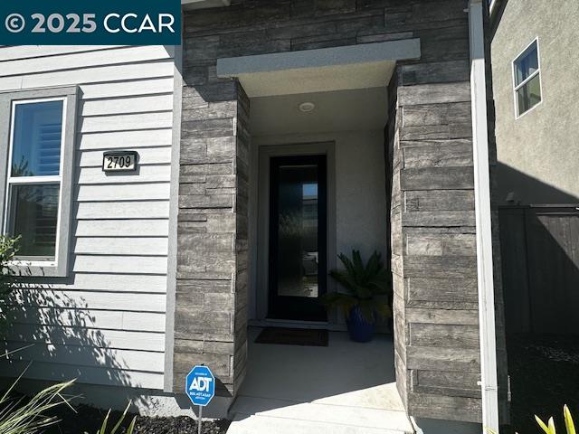 Detail Gallery Image 3 of 30 For 2709 Mossy Creek St, Sacramento,  CA 95833 - 3 Beds | 2/1 Baths