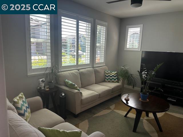 Detail Gallery Image 4 of 30 For 2709 Mossy Creek St, Sacramento,  CA 95833 - 3 Beds | 2/1 Baths