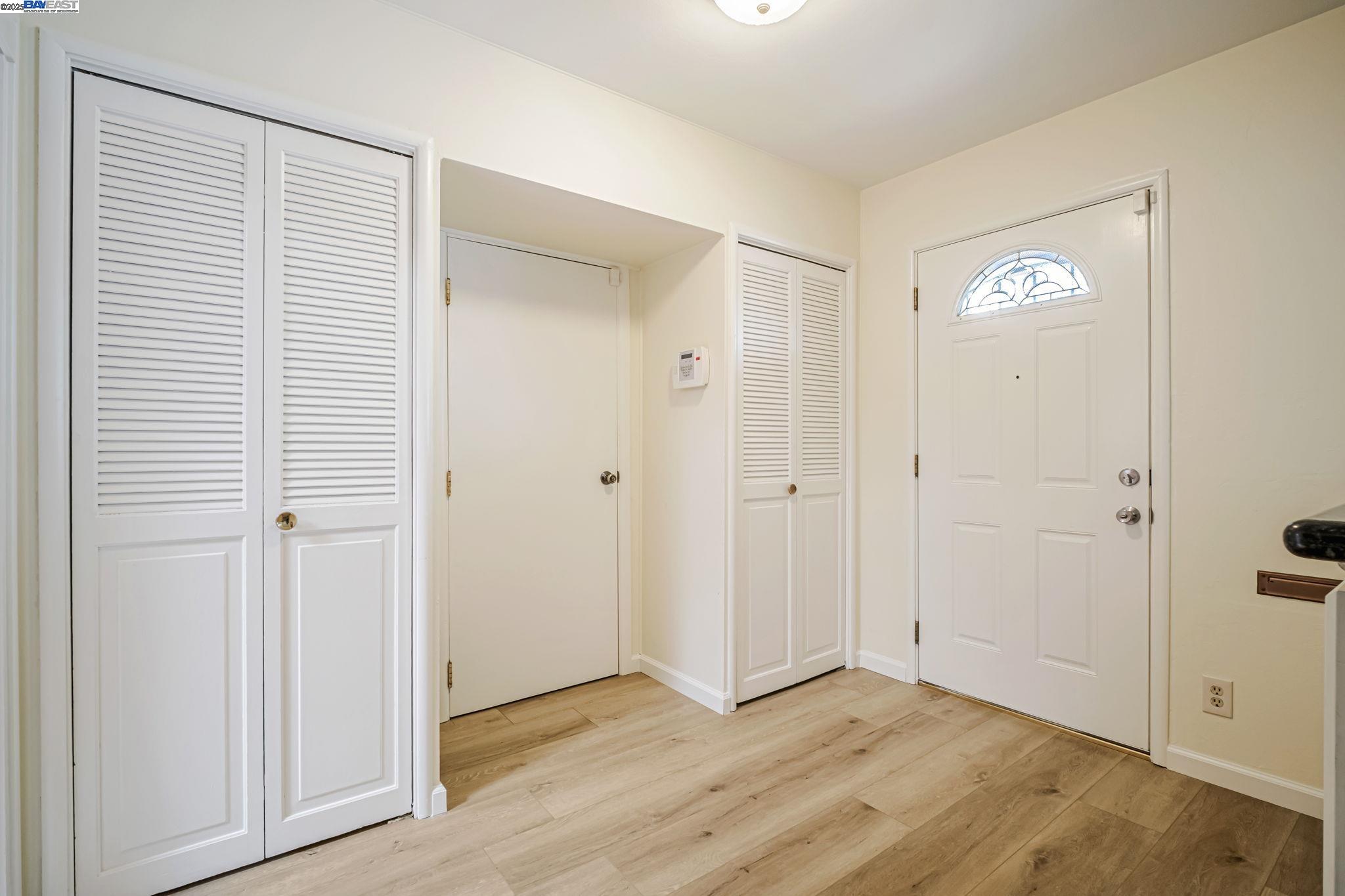 Detail Gallery Image 4 of 28 For 19461 Royal Ave, Hayward,  CA 94541 - 3 Beds | 2 Baths