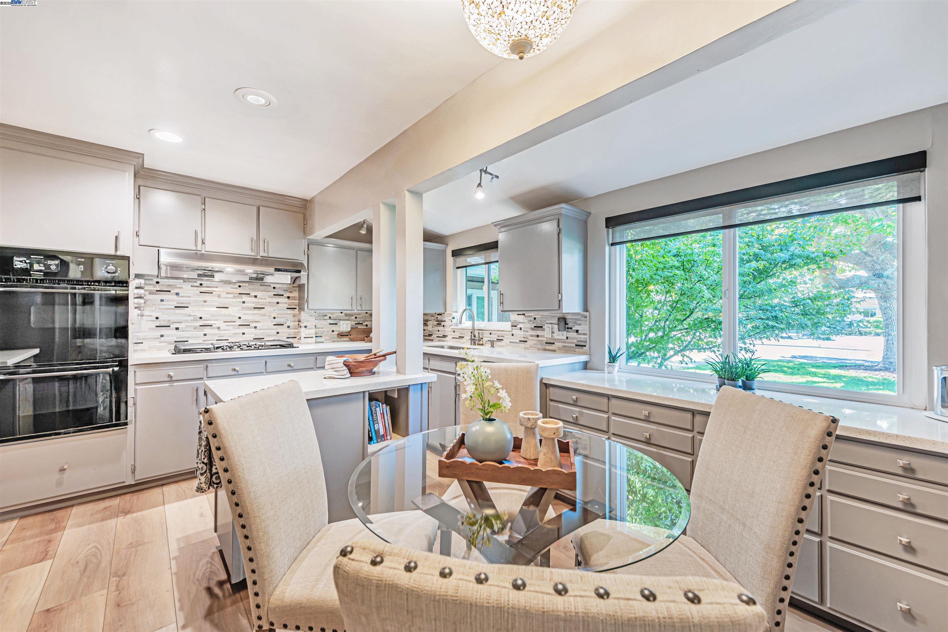 Detail Gallery Image 14 of 51 For 37826 Glenmoor Dr, Fremont,  CA 94536 - 4 Beds | 2 Baths