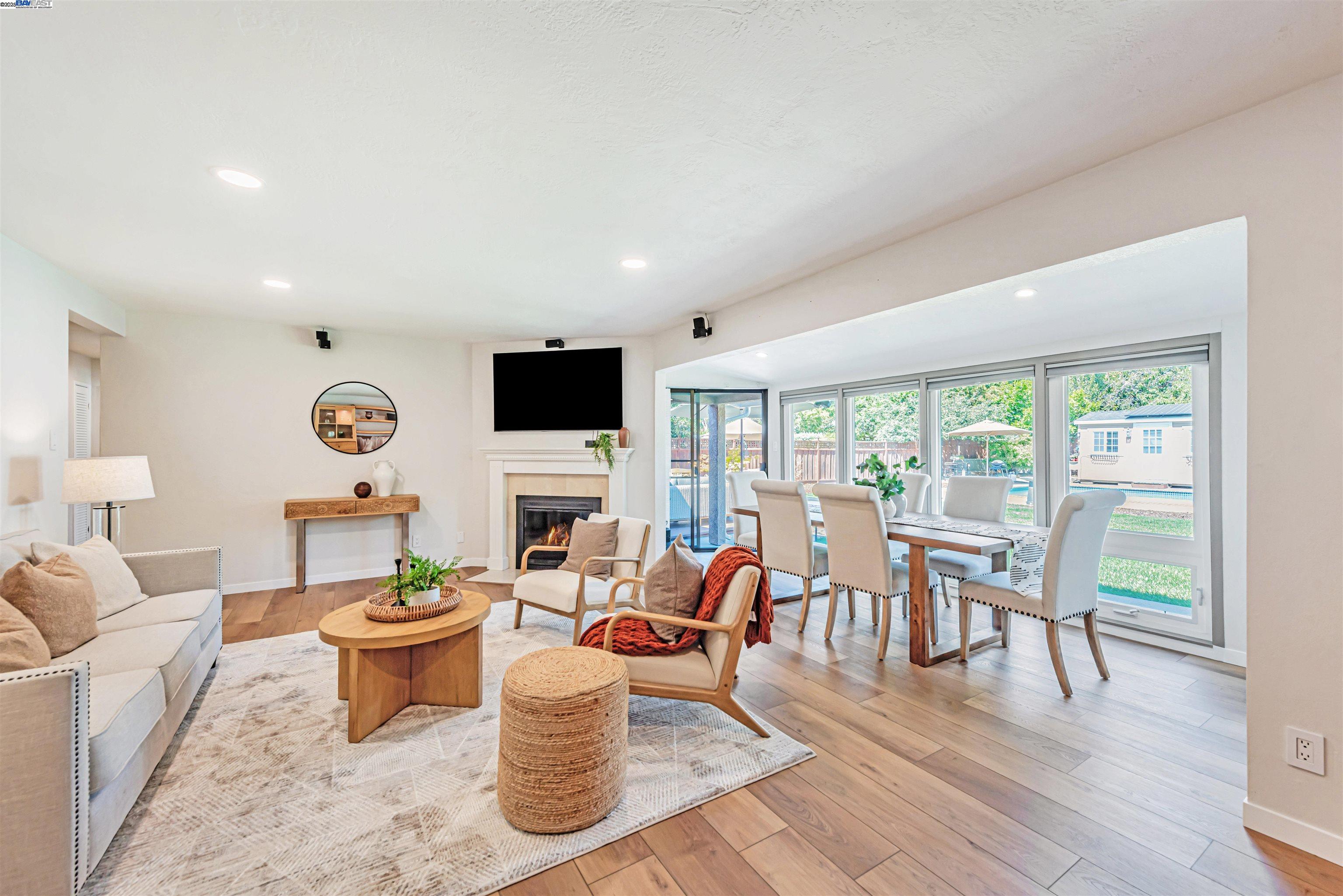 Detail Gallery Image 3 of 51 For 37826 Glenmoor Dr, Fremont,  CA 94536 - 4 Beds | 2 Baths