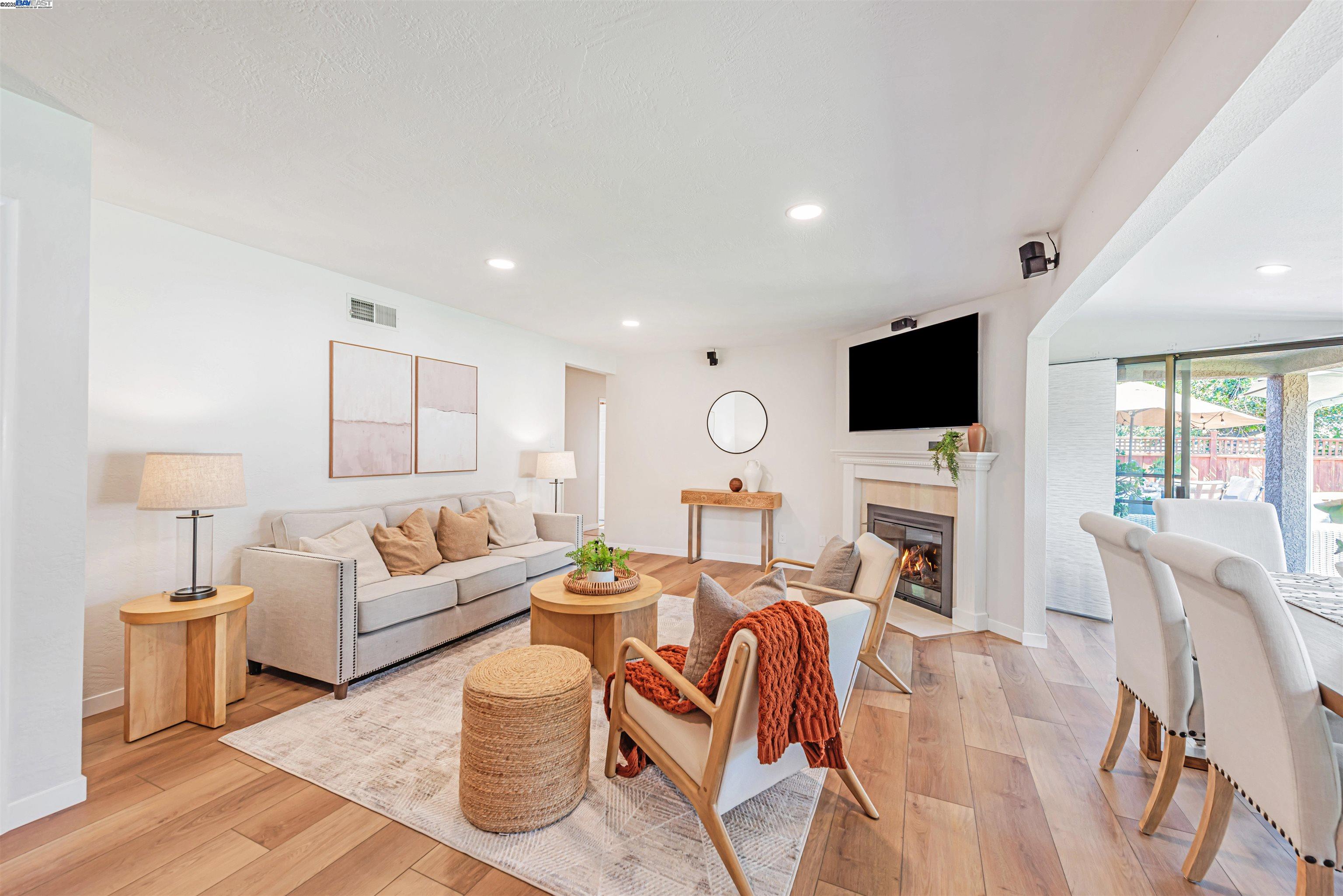 Detail Gallery Image 4 of 51 For 37826 Glenmoor Dr, Fremont,  CA 94536 - 4 Beds | 2 Baths