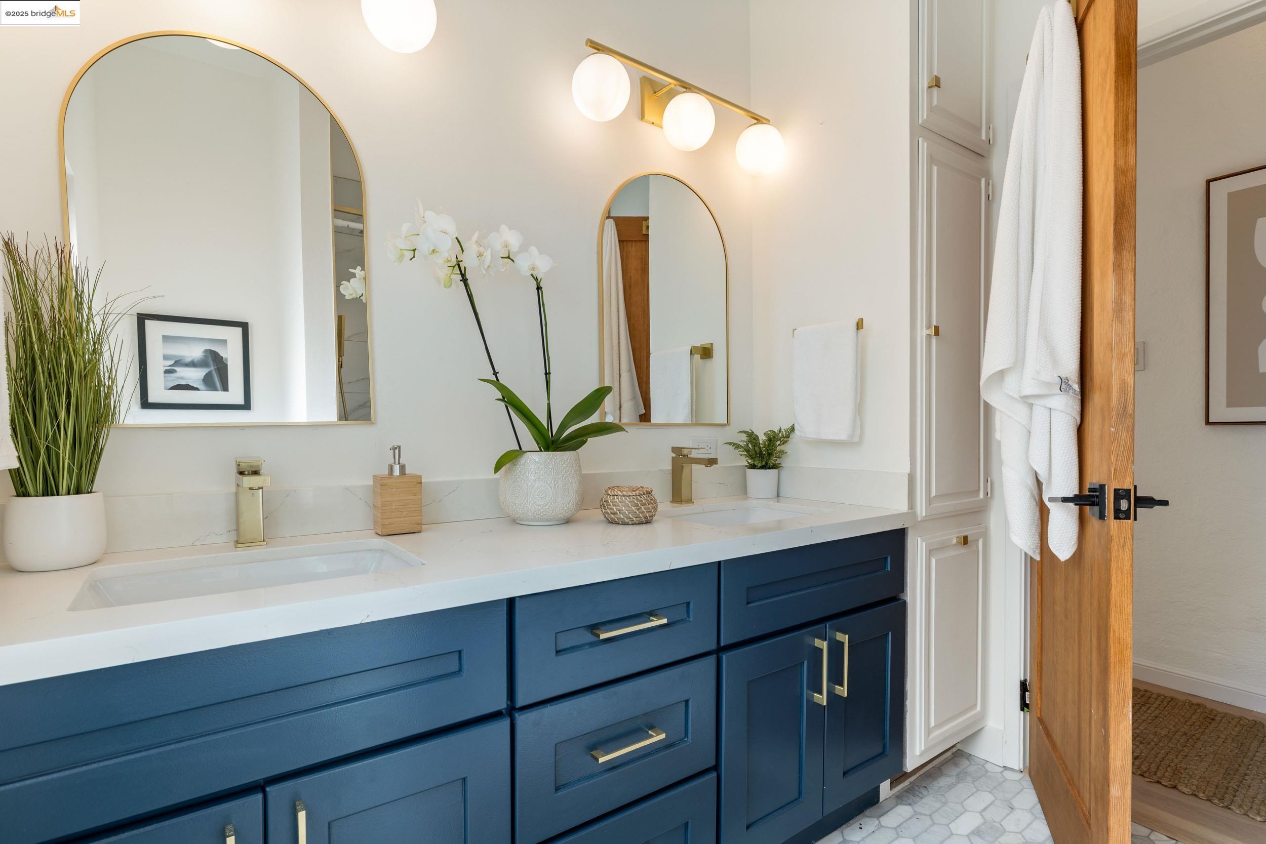 Detail Gallery Image 14 of 52 For 5239 Boyd Ave, Oakland,  CA 94618 - 3 Beds | 3 Baths