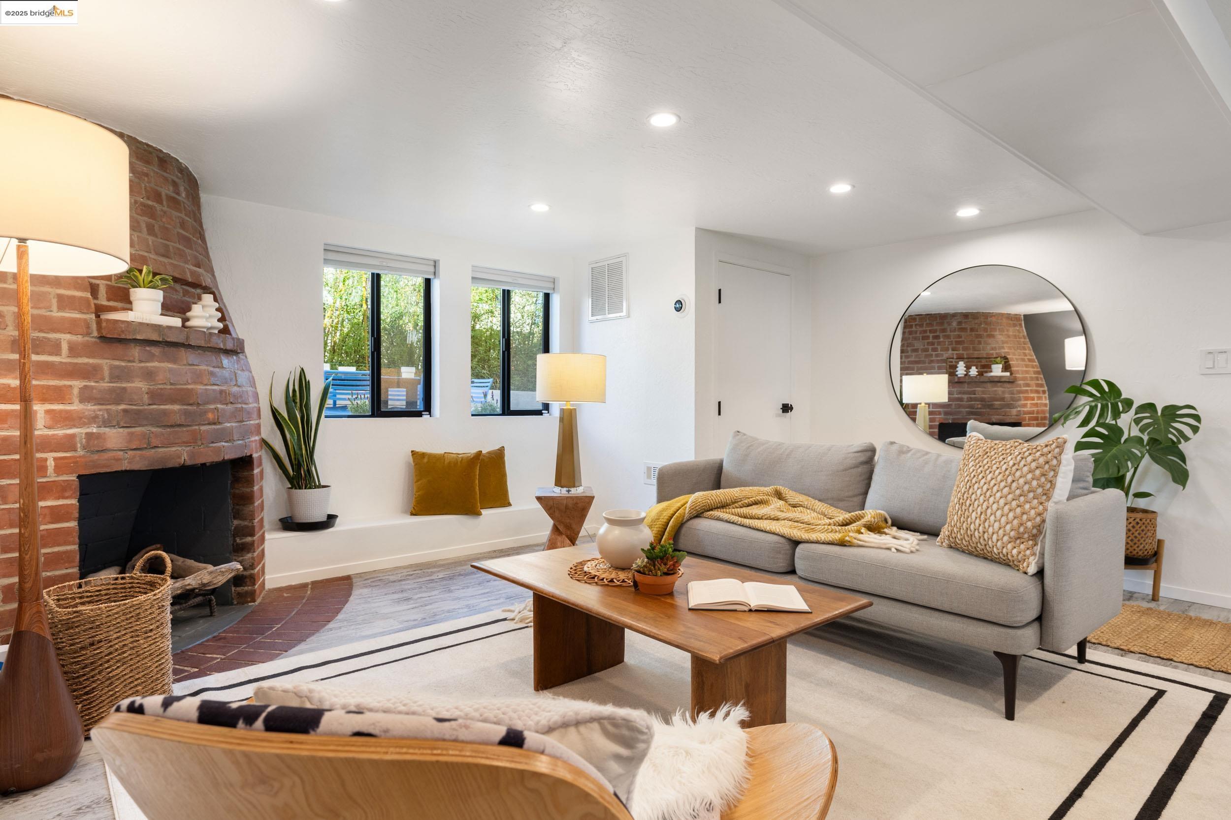 Detail Gallery Image 19 of 52 For 5239 Boyd Ave, Oakland,  CA 94618 - 3 Beds | 3 Baths