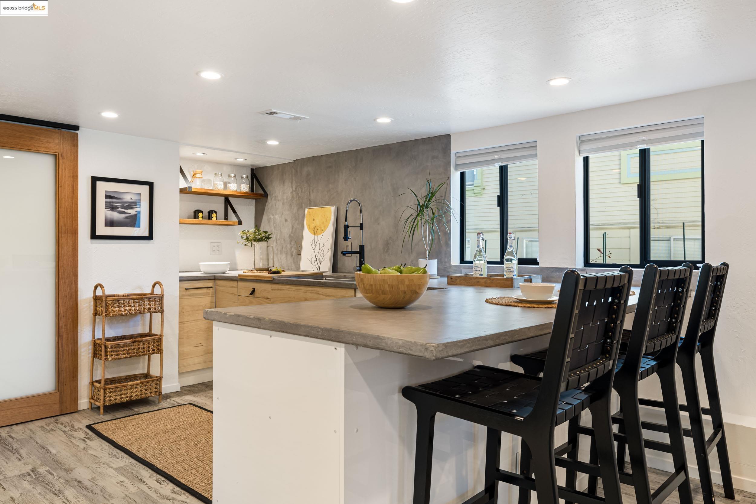 Detail Gallery Image 21 of 52 For 5239 Boyd Ave, Oakland,  CA 94618 - 3 Beds | 3 Baths