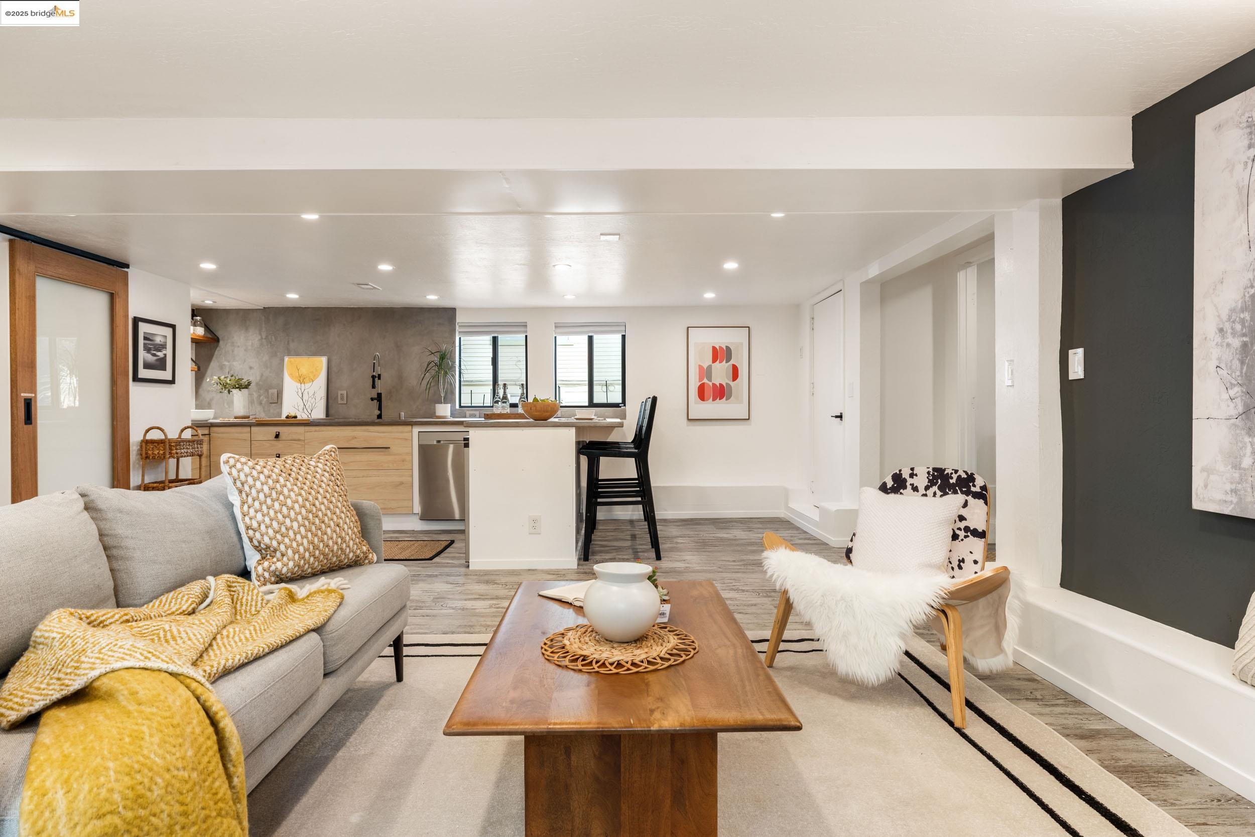 Detail Gallery Image 23 of 52 For 5239 Boyd Ave, Oakland,  CA 94618 - 3 Beds | 3 Baths