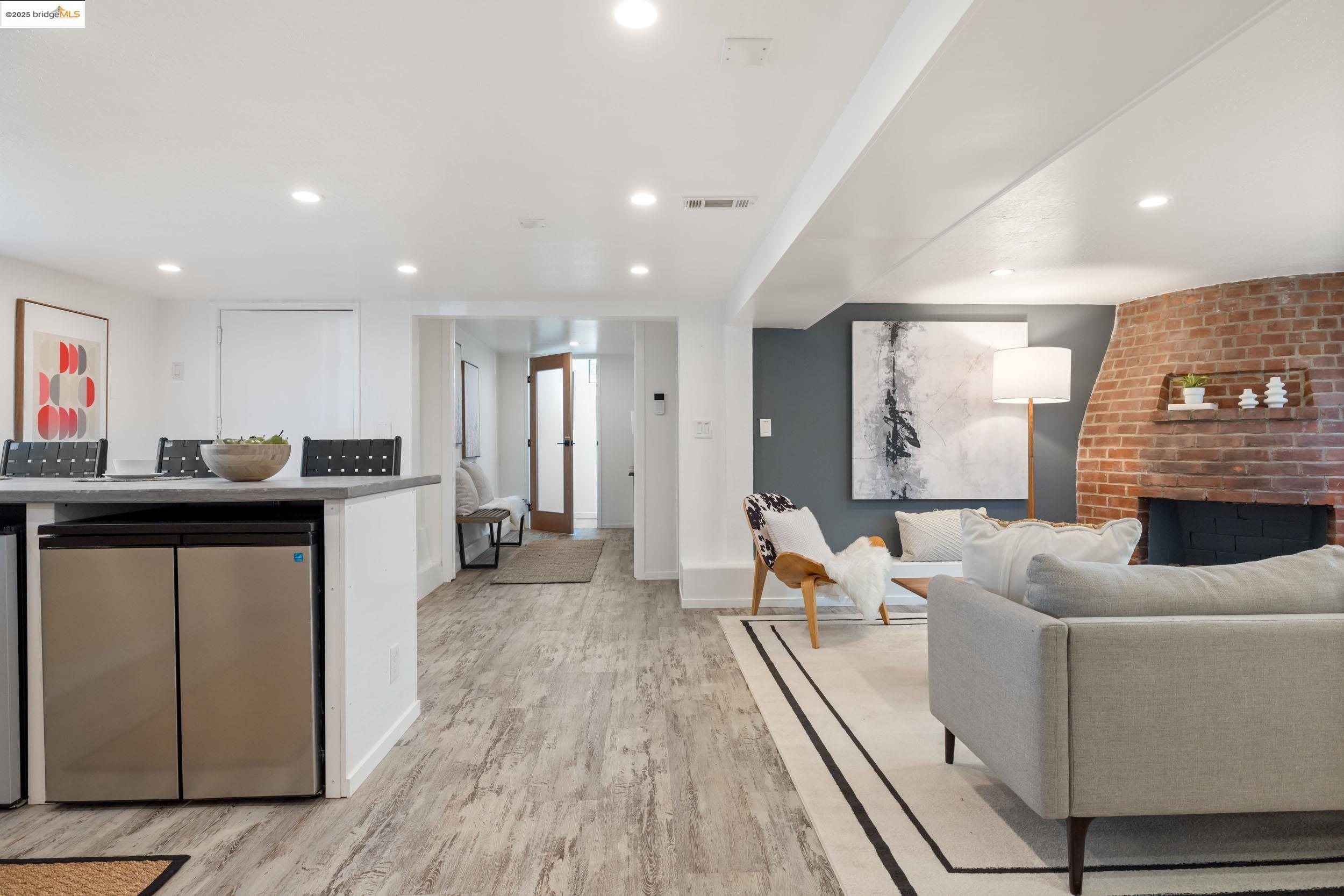 Detail Gallery Image 24 of 52 For 5239 Boyd Ave, Oakland,  CA 94618 - 3 Beds | 3 Baths
