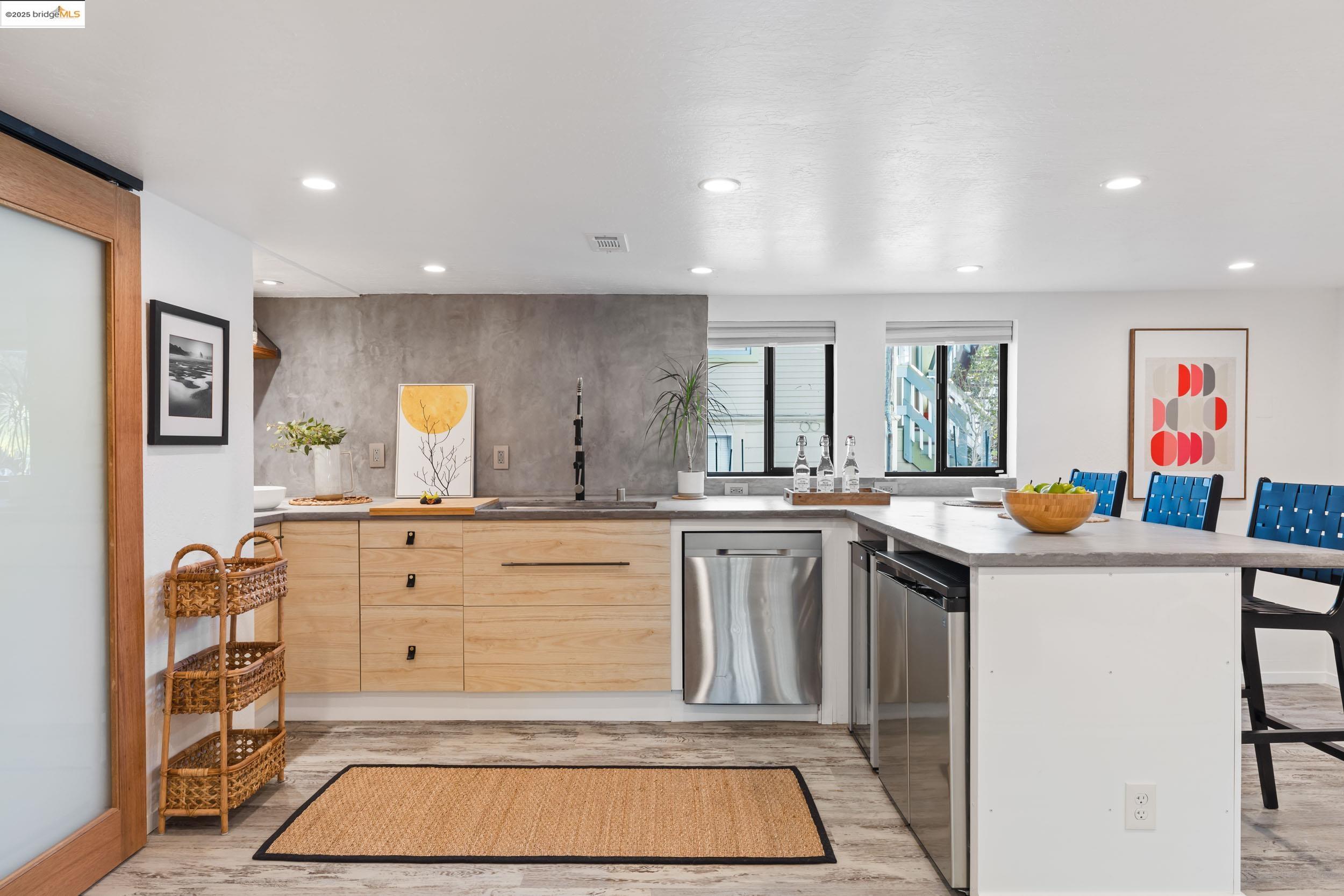 Detail Gallery Image 25 of 52 For 5239 Boyd Ave, Oakland,  CA 94618 - 3 Beds | 3 Baths