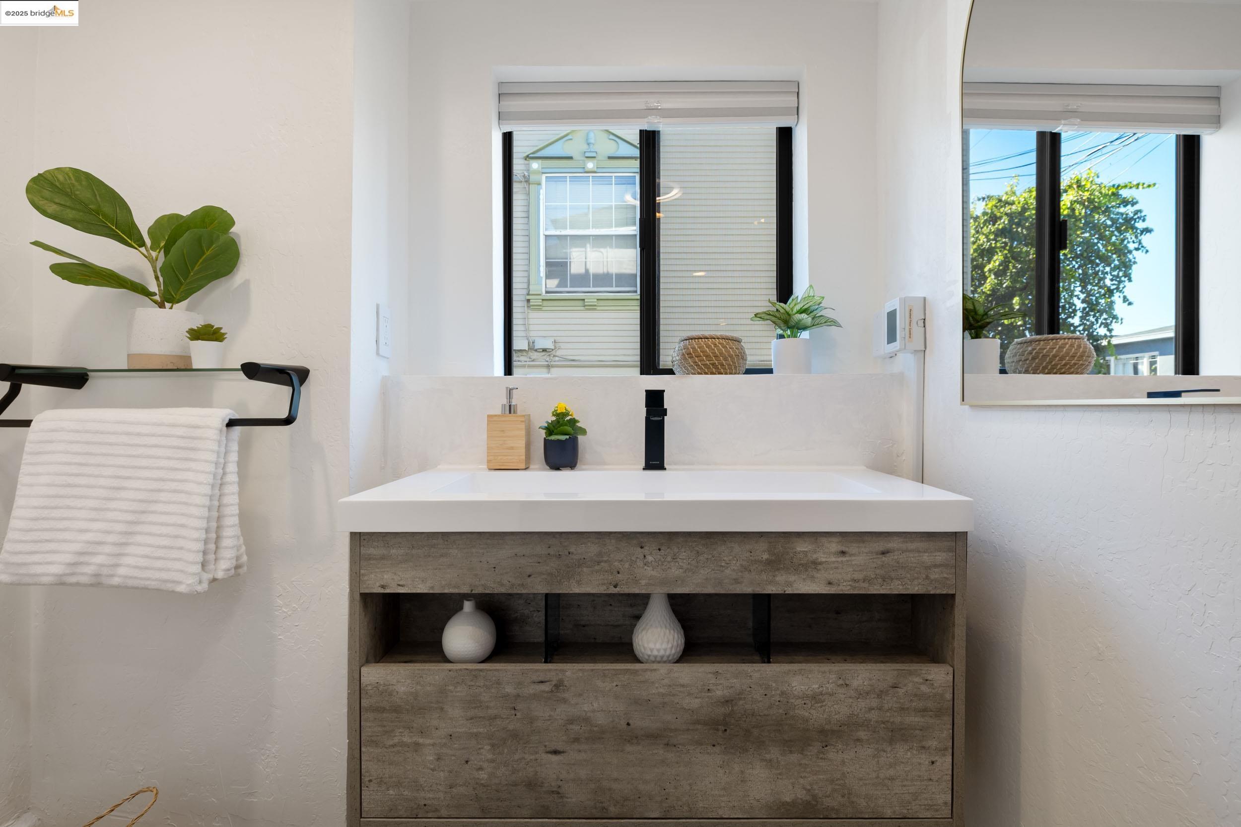 Detail Gallery Image 26 of 52 For 5239 Boyd Ave, Oakland,  CA 94618 - 3 Beds | 3 Baths