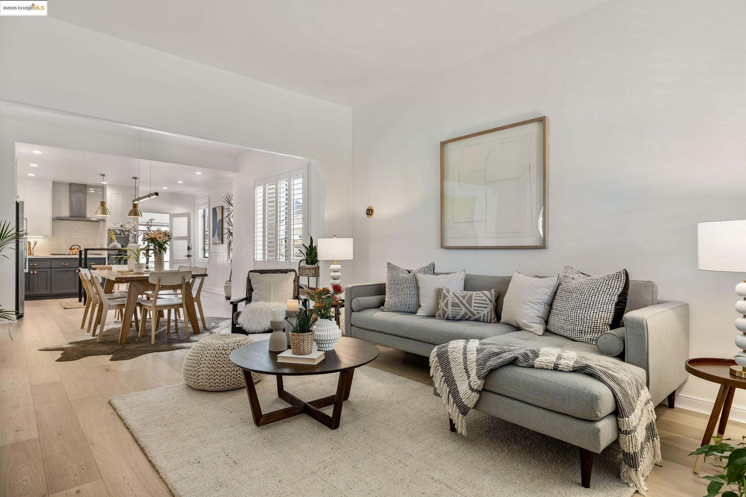 Detail Gallery Image 4 of 52 For 5239 Boyd Ave, Oakland,  CA 94618 - 3 Beds | 3 Baths
