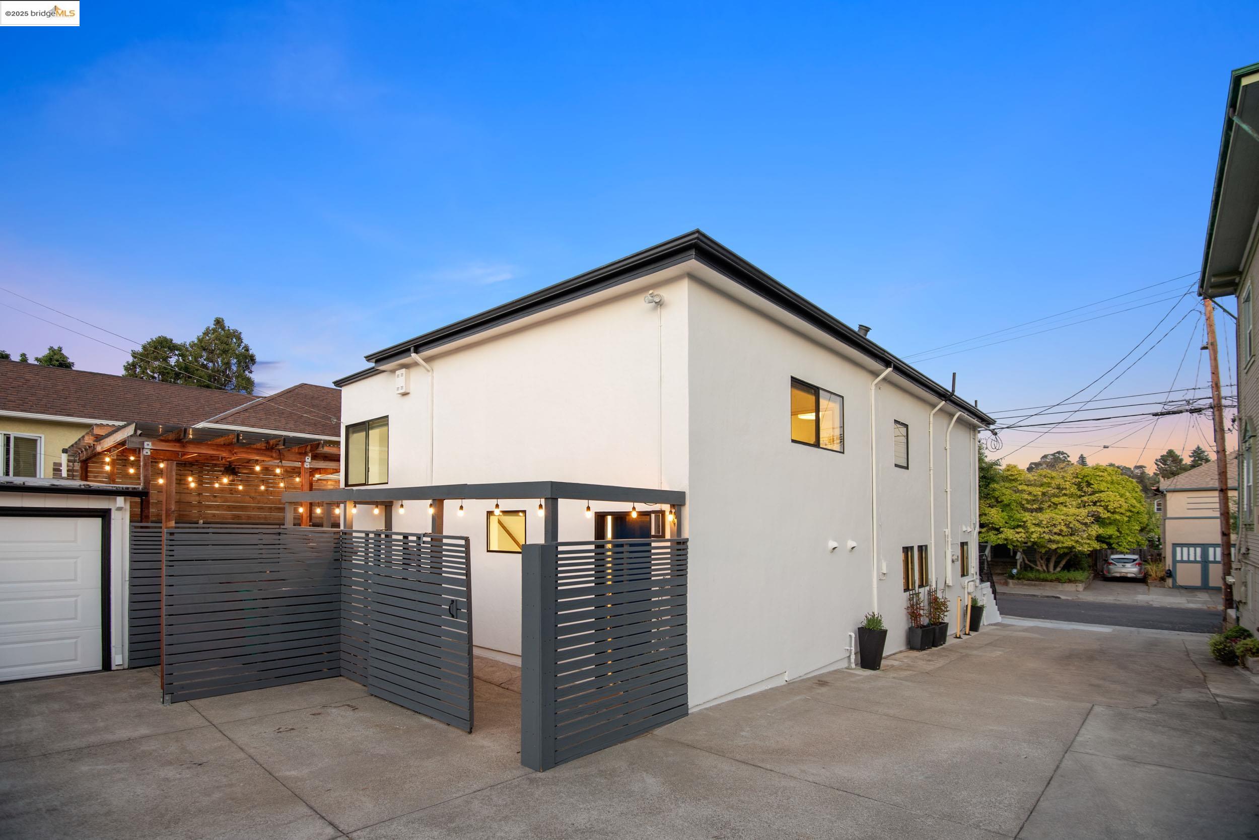 Detail Gallery Image 46 of 52 For 5239 Boyd Ave, Oakland,  CA 94618 - 3 Beds | 3 Baths