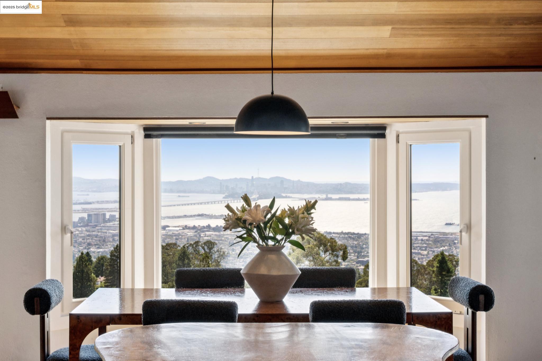 Detail Gallery Image 14 of 60 For 1344 Summit Rd, Berkeley,  CA 94708 - 4 Beds | 3 Baths