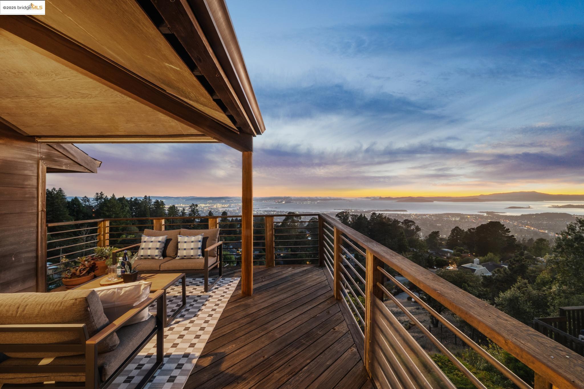 Detail Gallery Image 17 of 60 For 1344 Summit Rd, Berkeley,  CA 94708 - 4 Beds | 3 Baths