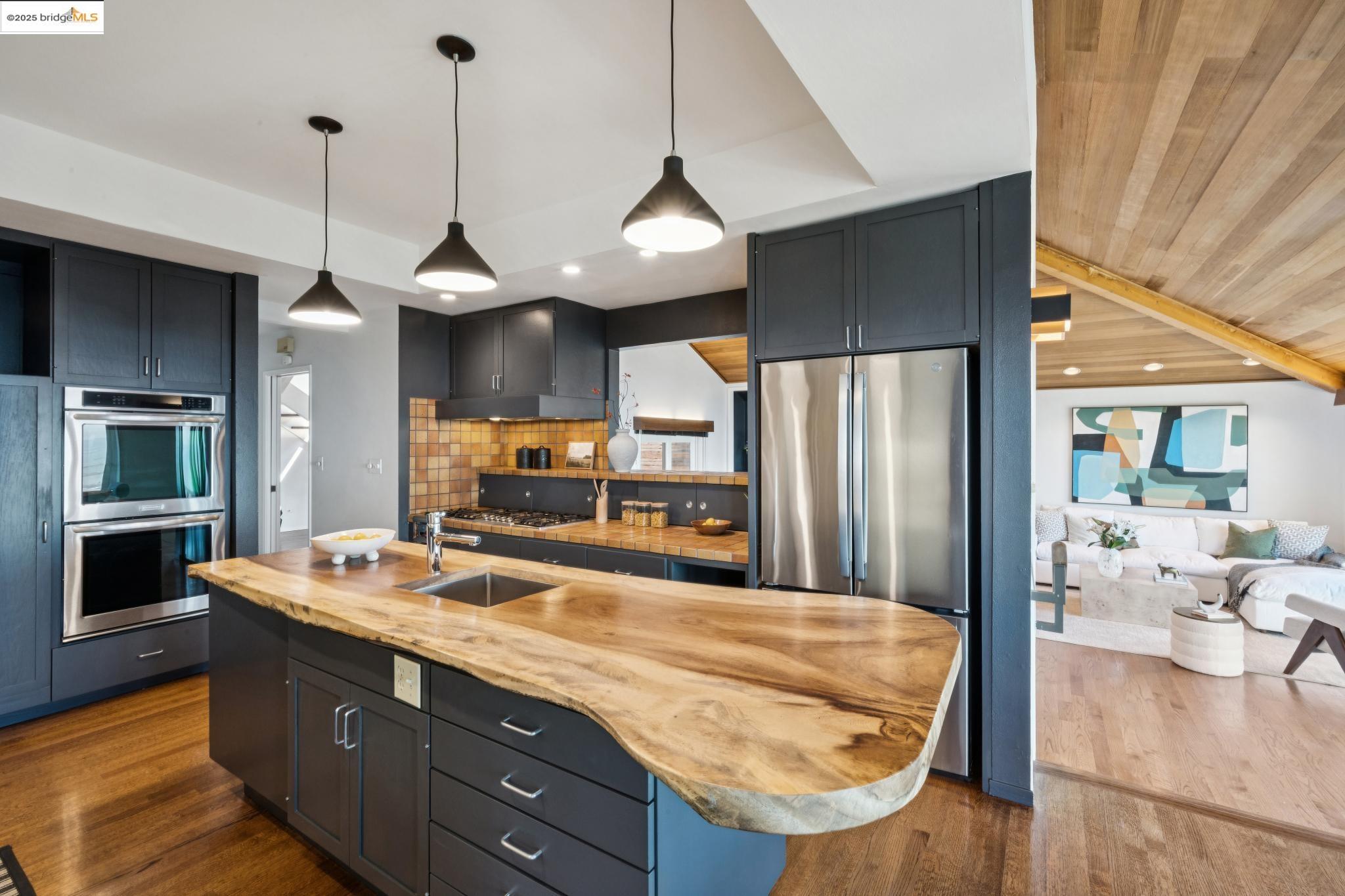 Detail Gallery Image 24 of 60 For 1344 Summit Rd, Berkeley,  CA 94708 - 4 Beds | 3 Baths