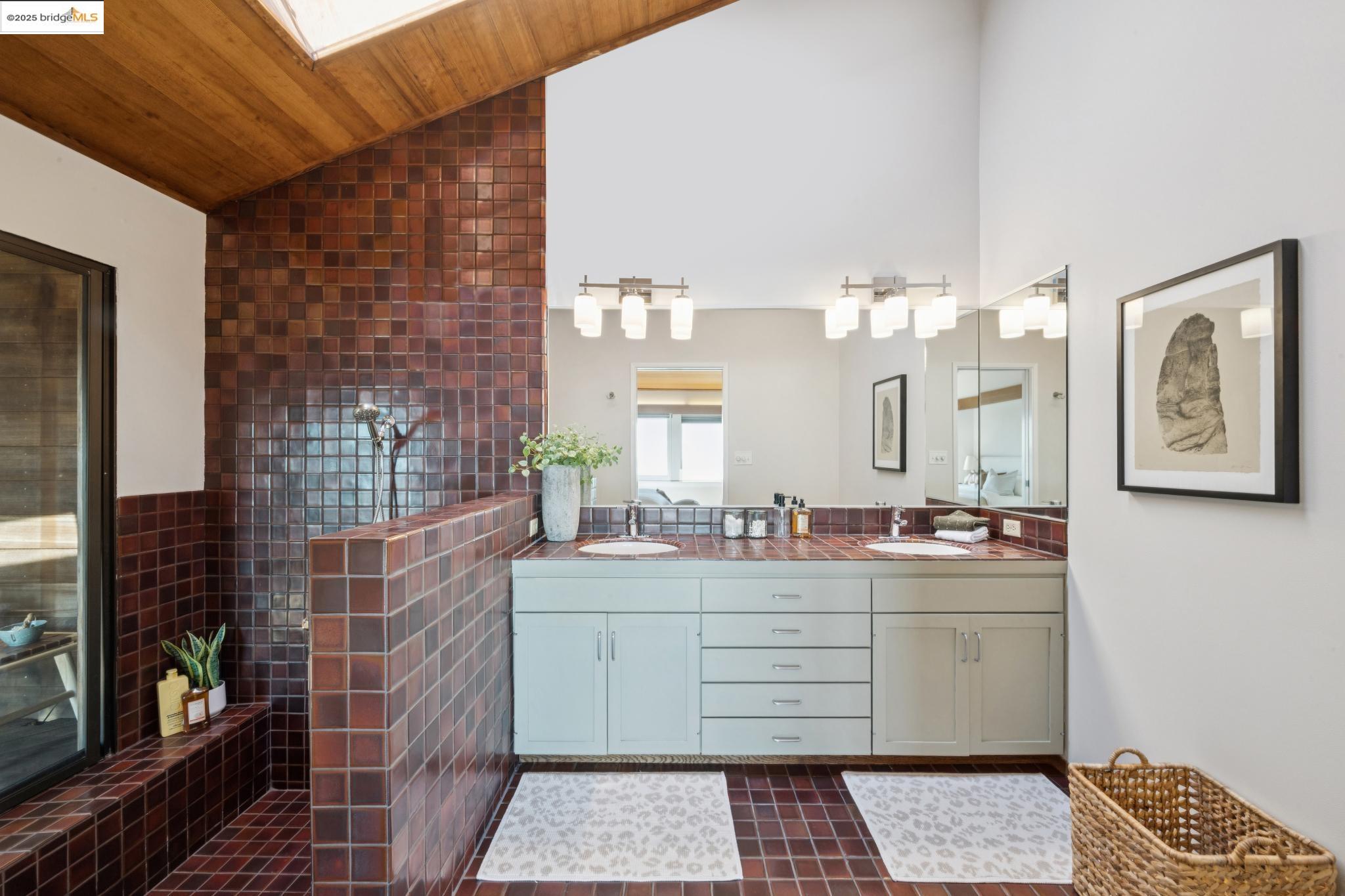 Detail Gallery Image 33 of 60 For 1344 Summit Rd, Berkeley,  CA 94708 - 4 Beds | 3 Baths