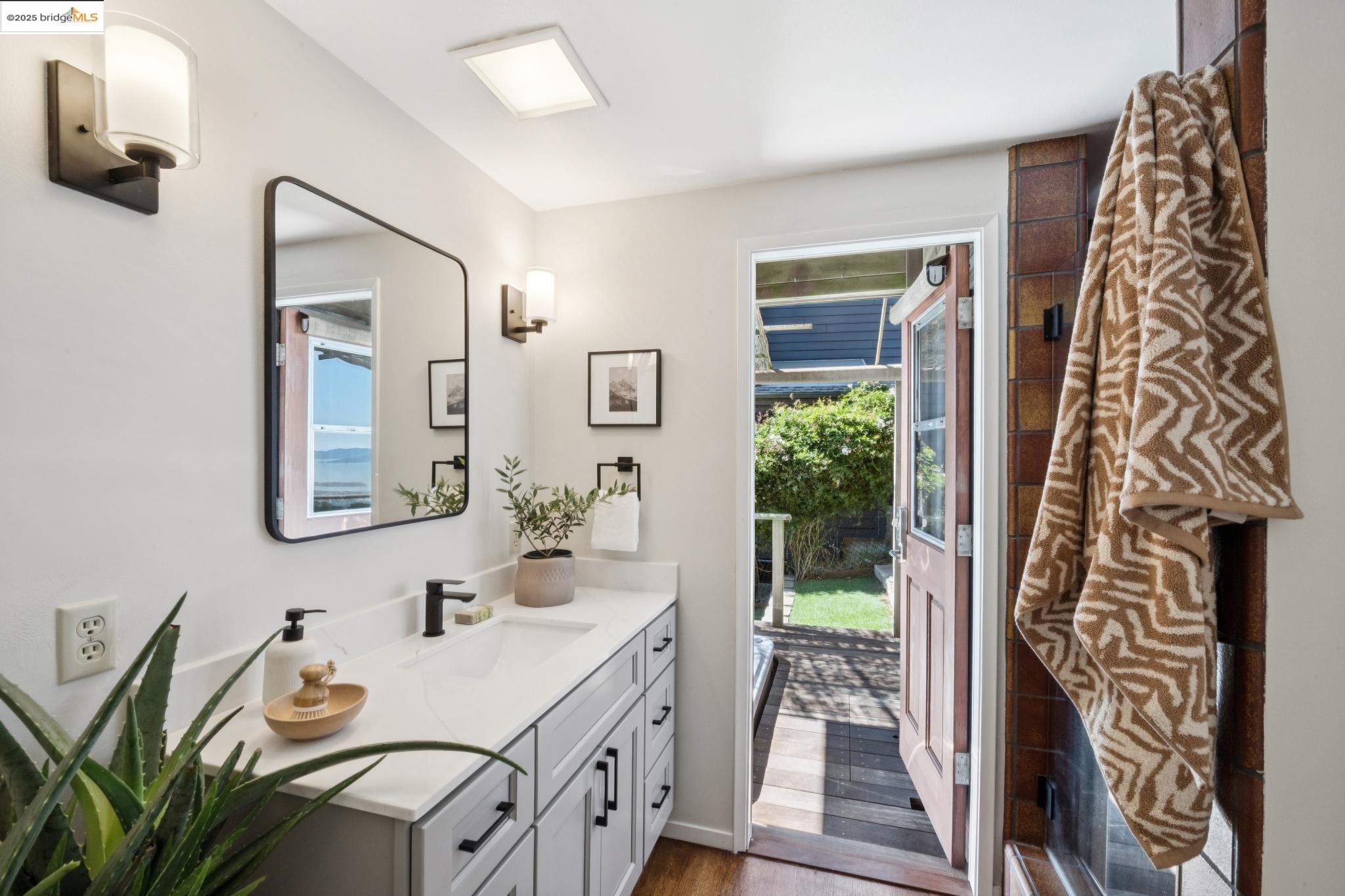 Detail Gallery Image 43 of 60 For 1344 Summit Rd, Berkeley,  CA 94708 - 4 Beds | 3 Baths