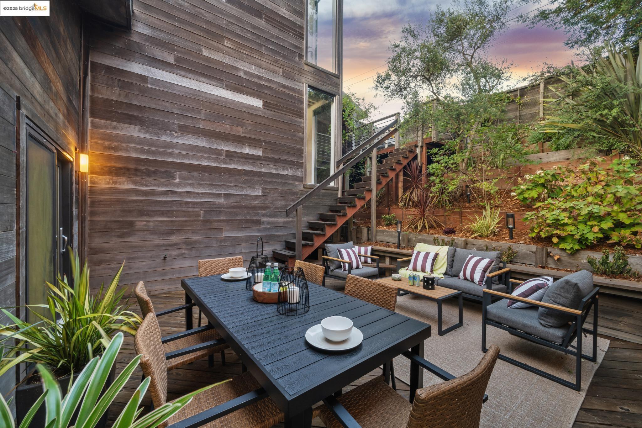 Detail Gallery Image 50 of 60 For 1344 Summit Rd, Berkeley,  CA 94708 - 4 Beds | 3 Baths