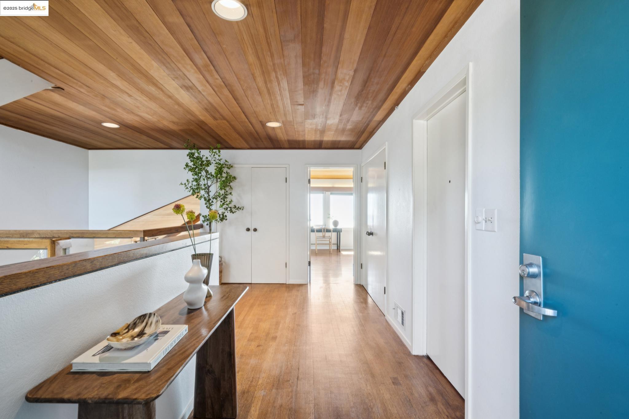 Detail Gallery Image 6 of 60 For 1344 Summit Rd, Berkeley,  CA 94708 - 4 Beds | 3 Baths