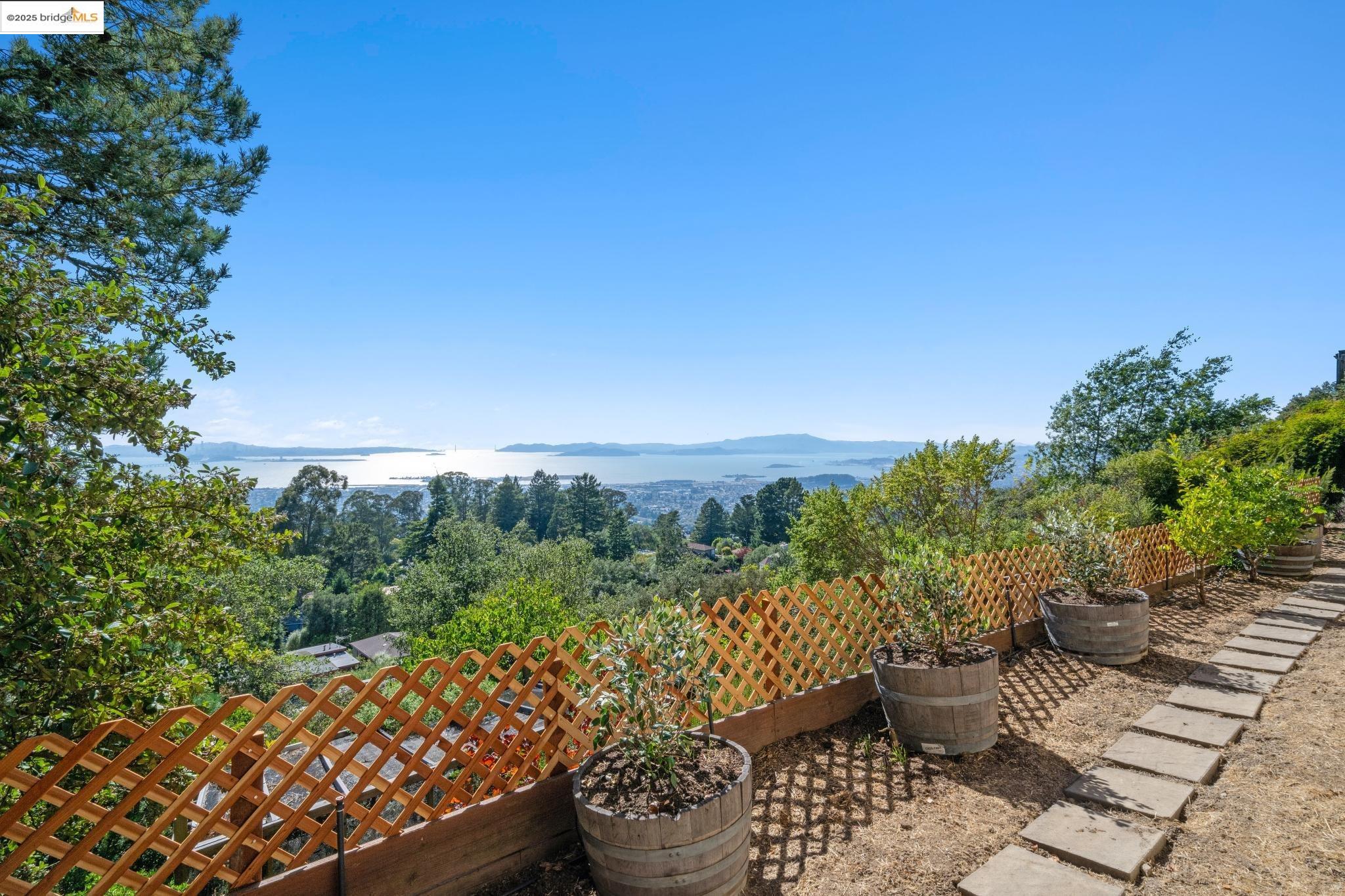 Detail Gallery Image 57 of 60 For 1344 Summit Rd, Berkeley,  CA 94708 - 4 Beds | 3 Baths