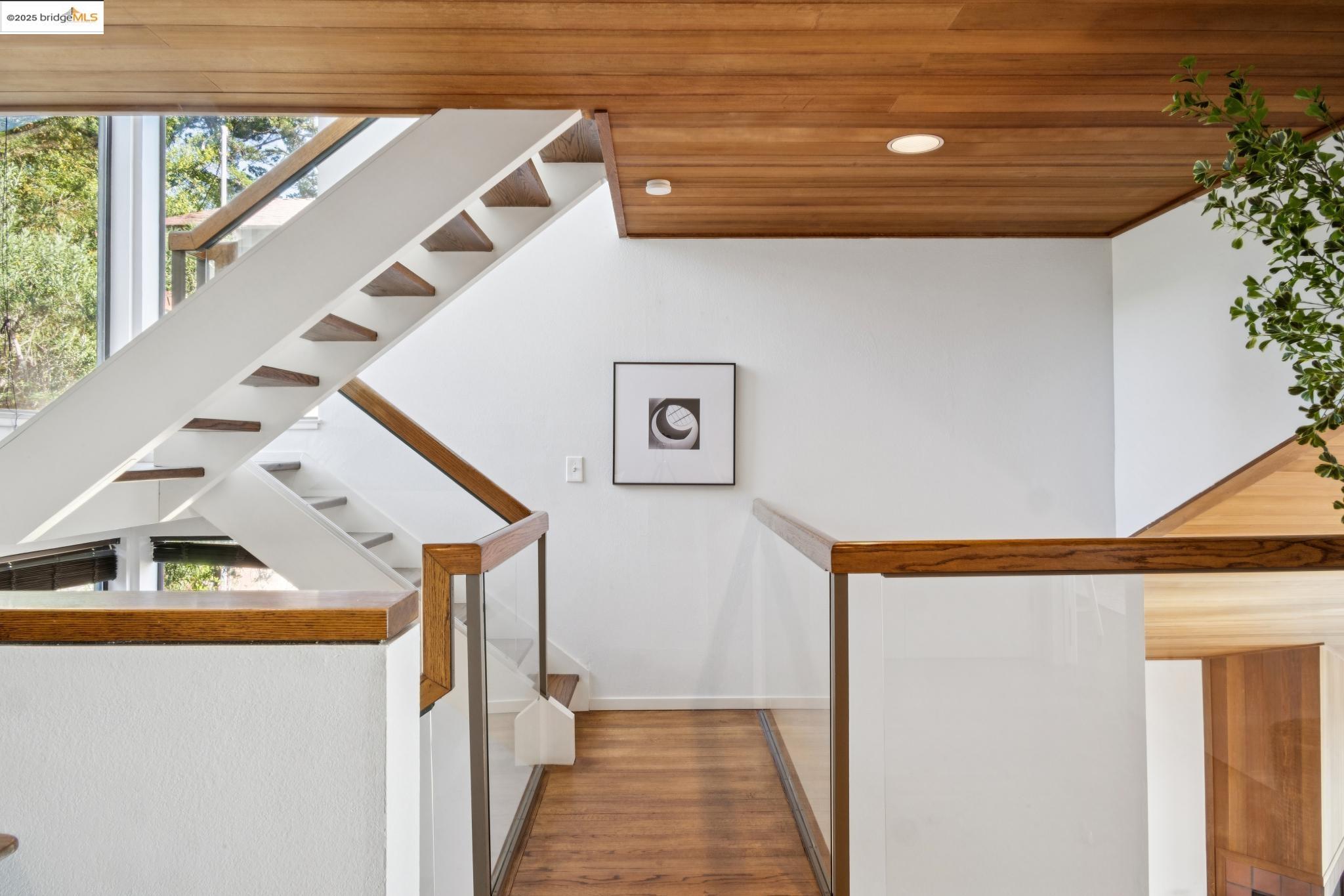 Detail Gallery Image 7 of 60 For 1344 Summit Rd, Berkeley,  CA 94708 - 4 Beds | 3 Baths