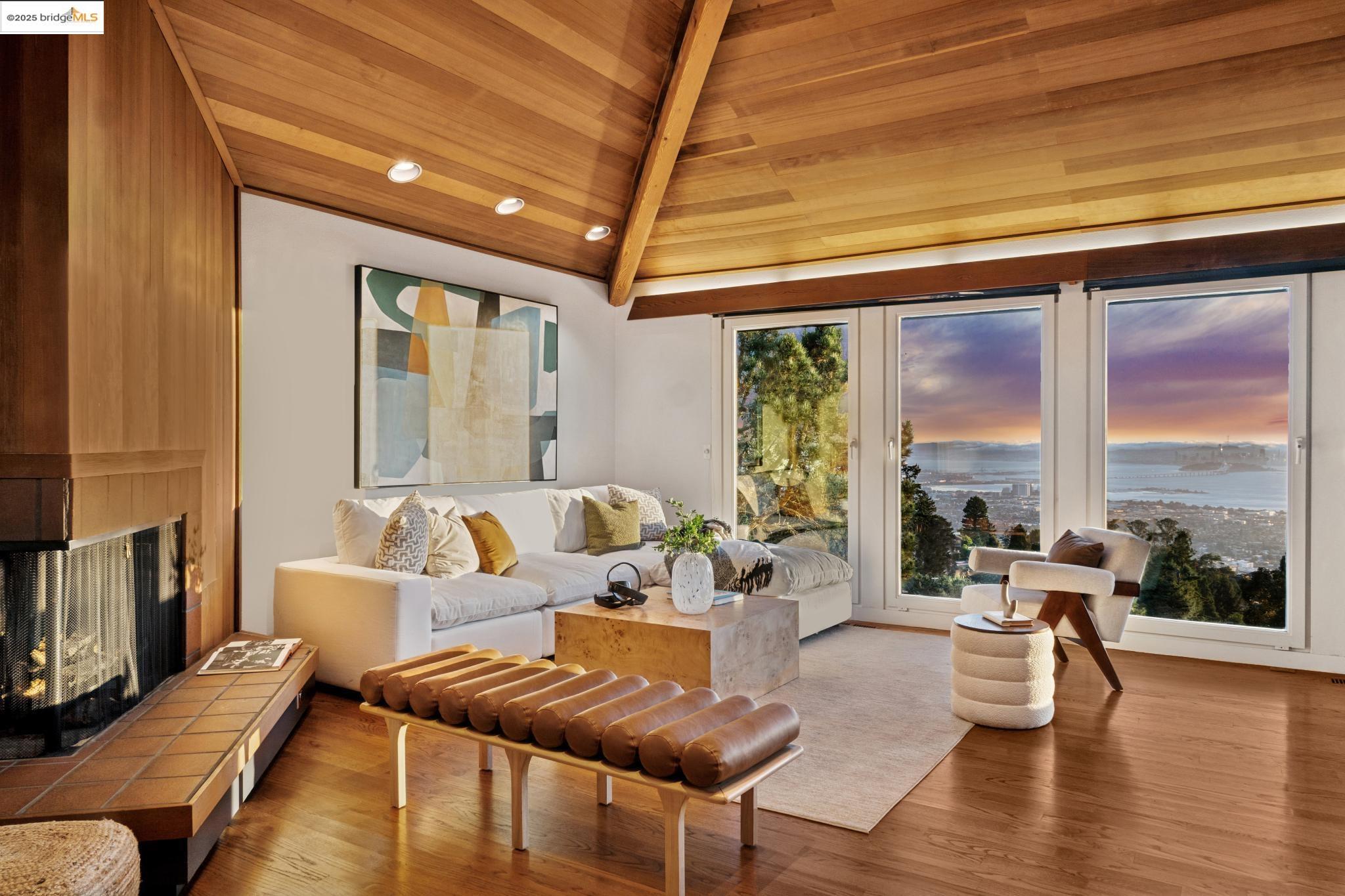 Detail Gallery Image 10 of 60 For 1344 Summit Rd, Berkeley,  CA 94708 - 4 Beds | 3 Baths