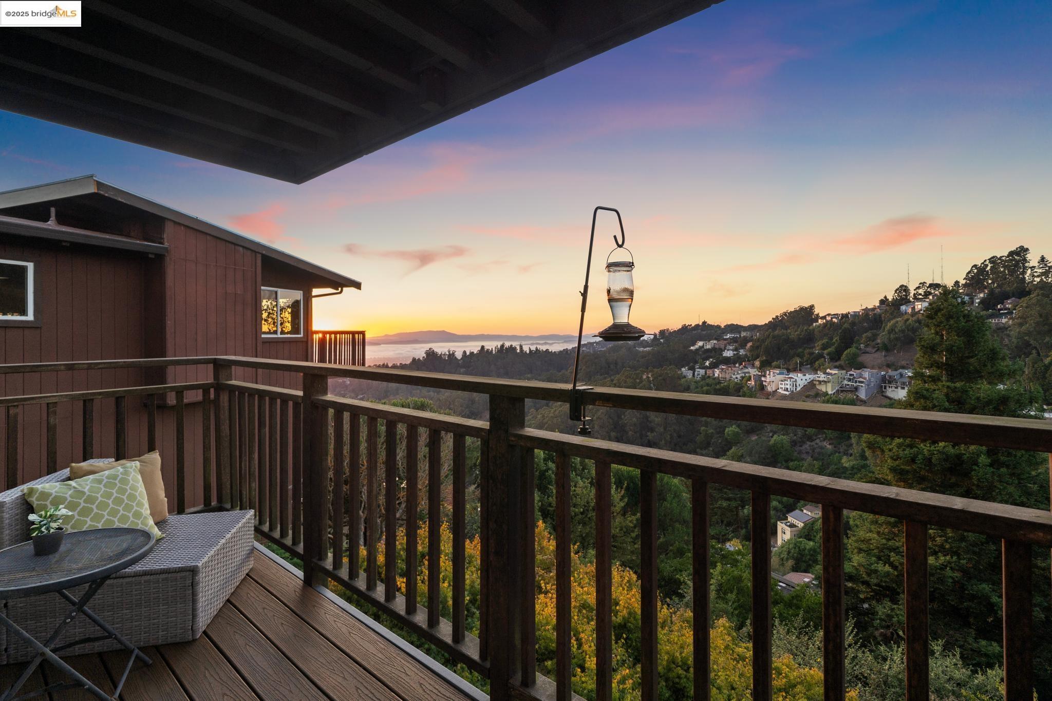 Detail Gallery Image 37 of 60 For 58 Villanova Dr, Oakland,  CA 94611 - 4 Beds | 3/1 Baths
