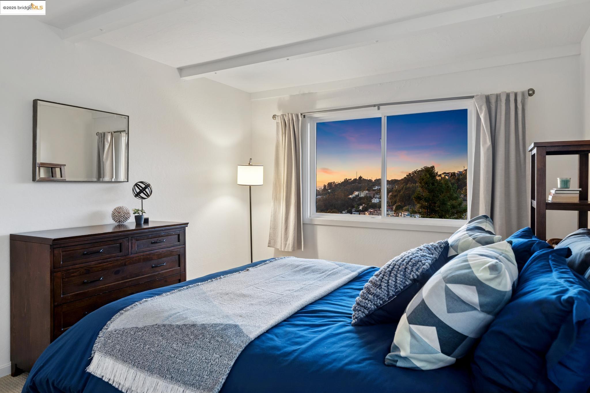 Detail Gallery Image 39 of 60 For 58 Villanova Dr, Oakland,  CA 94611 - 4 Beds | 3/1 Baths