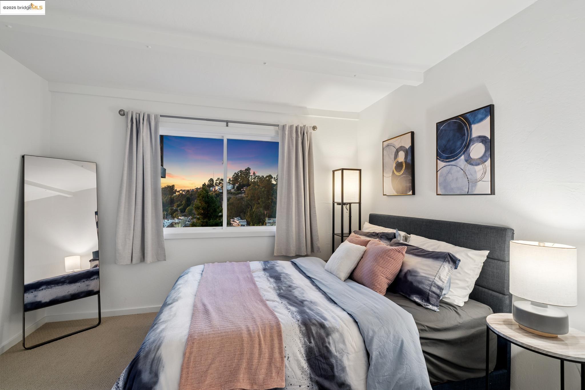 Detail Gallery Image 40 of 60 For 58 Villanova Dr, Oakland,  CA 94611 - 4 Beds | 3/1 Baths