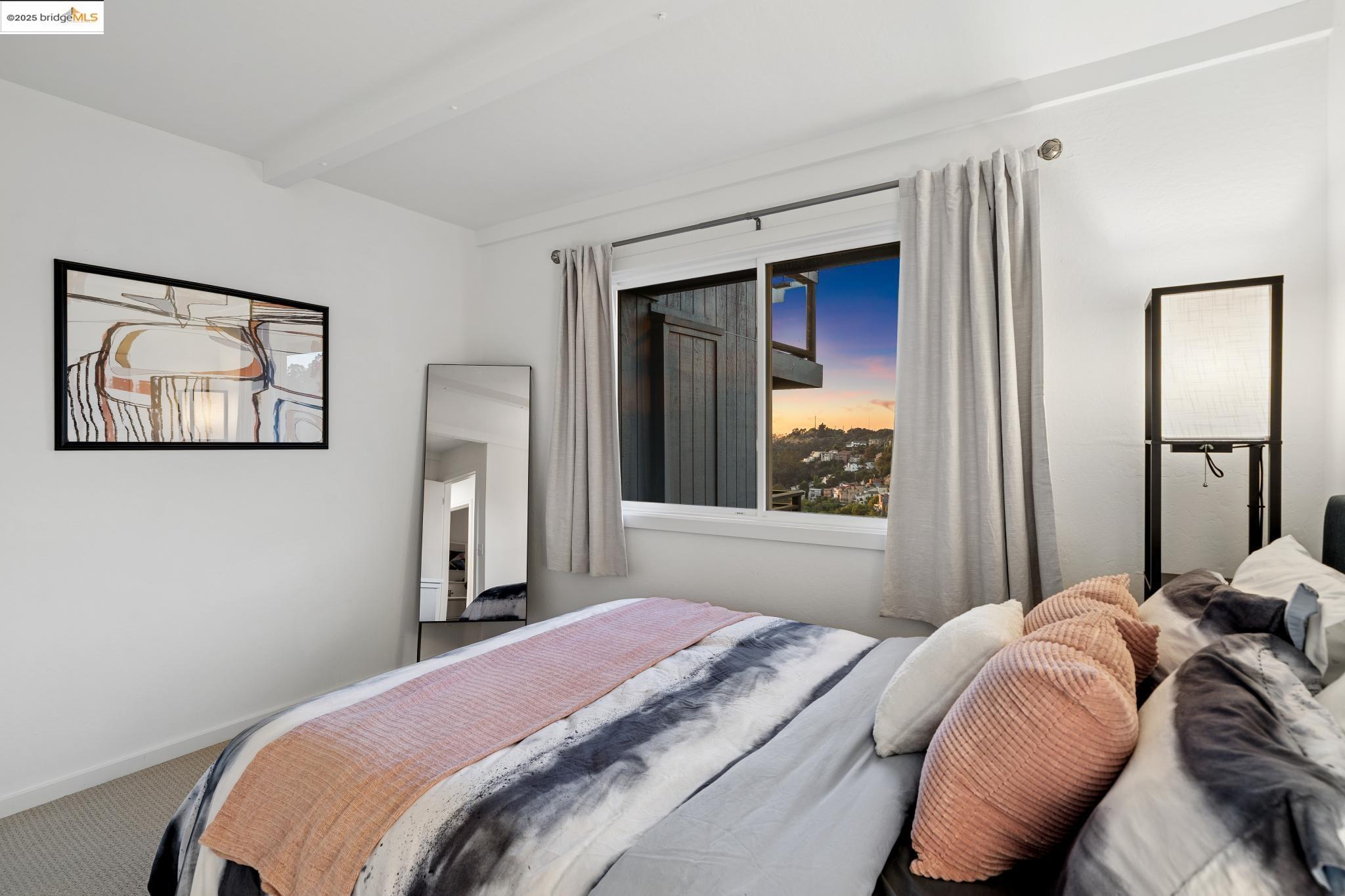 Detail Gallery Image 41 of 60 For 58 Villanova Dr, Oakland,  CA 94611 - 4 Beds | 3/1 Baths