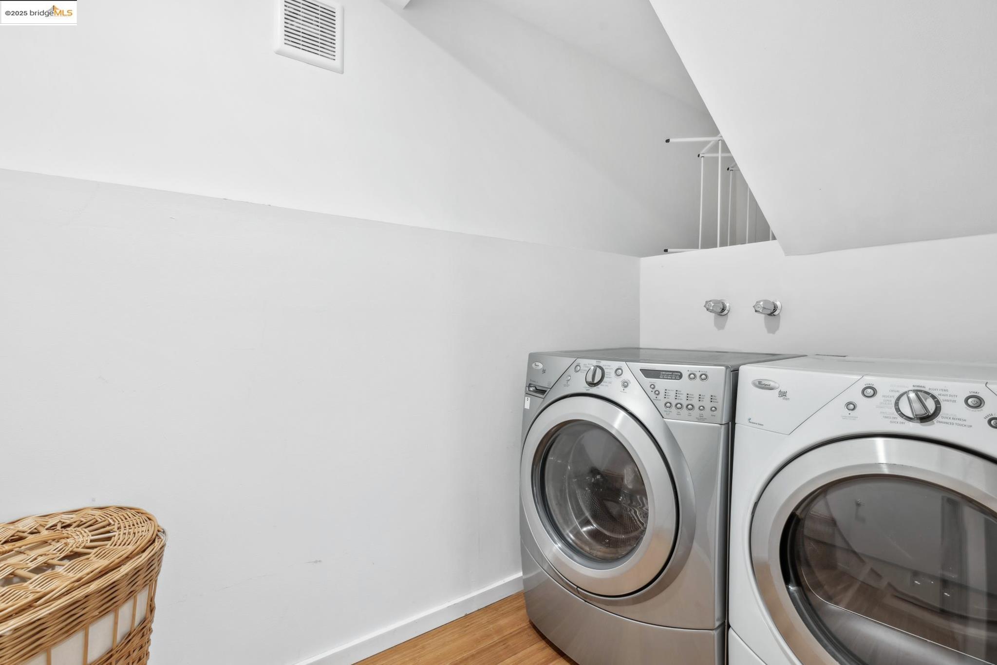 Detail Gallery Image 50 of 60 For 58 Villanova Dr, Oakland,  CA 94611 - 4 Beds | 3/1 Baths