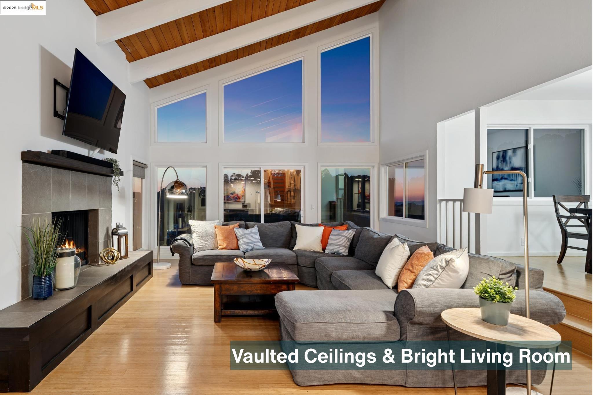 Detail Gallery Image 6 of 60 For 58 Villanova Dr, Oakland,  CA 94611 - 4 Beds | 3/1 Baths