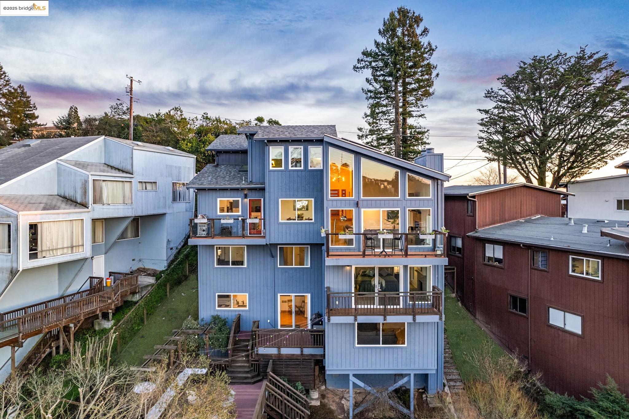 Detail Gallery Image 55 of 60 For 58 Villanova Dr, Oakland,  CA 94611 - 4 Beds | 3/1 Baths