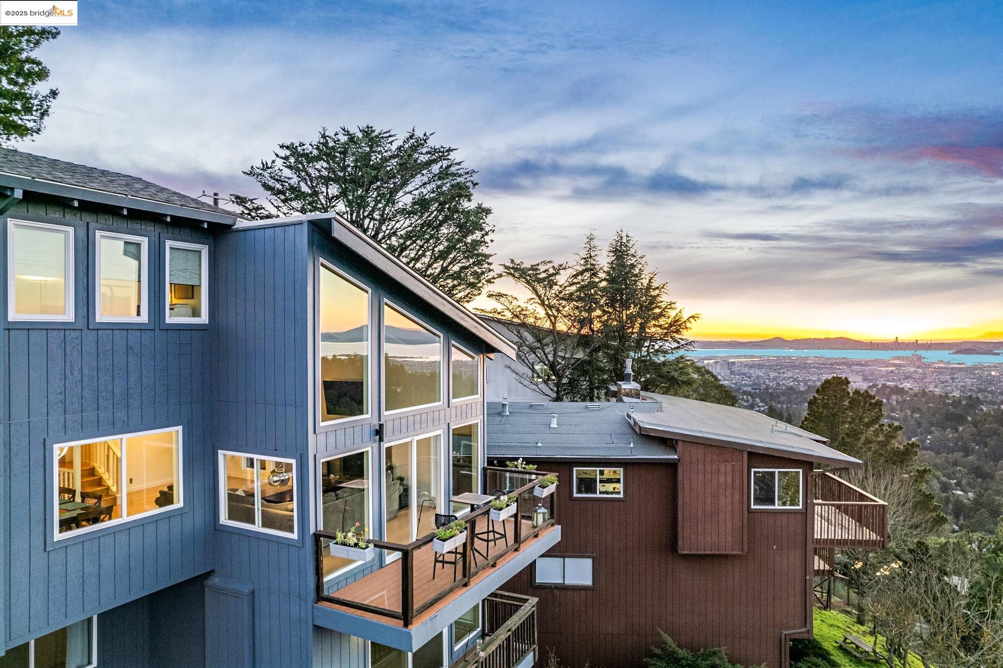 Detail Gallery Image 57 of 60 For 58 Villanova Dr, Oakland,  CA 94611 - 4 Beds | 3/1 Baths
