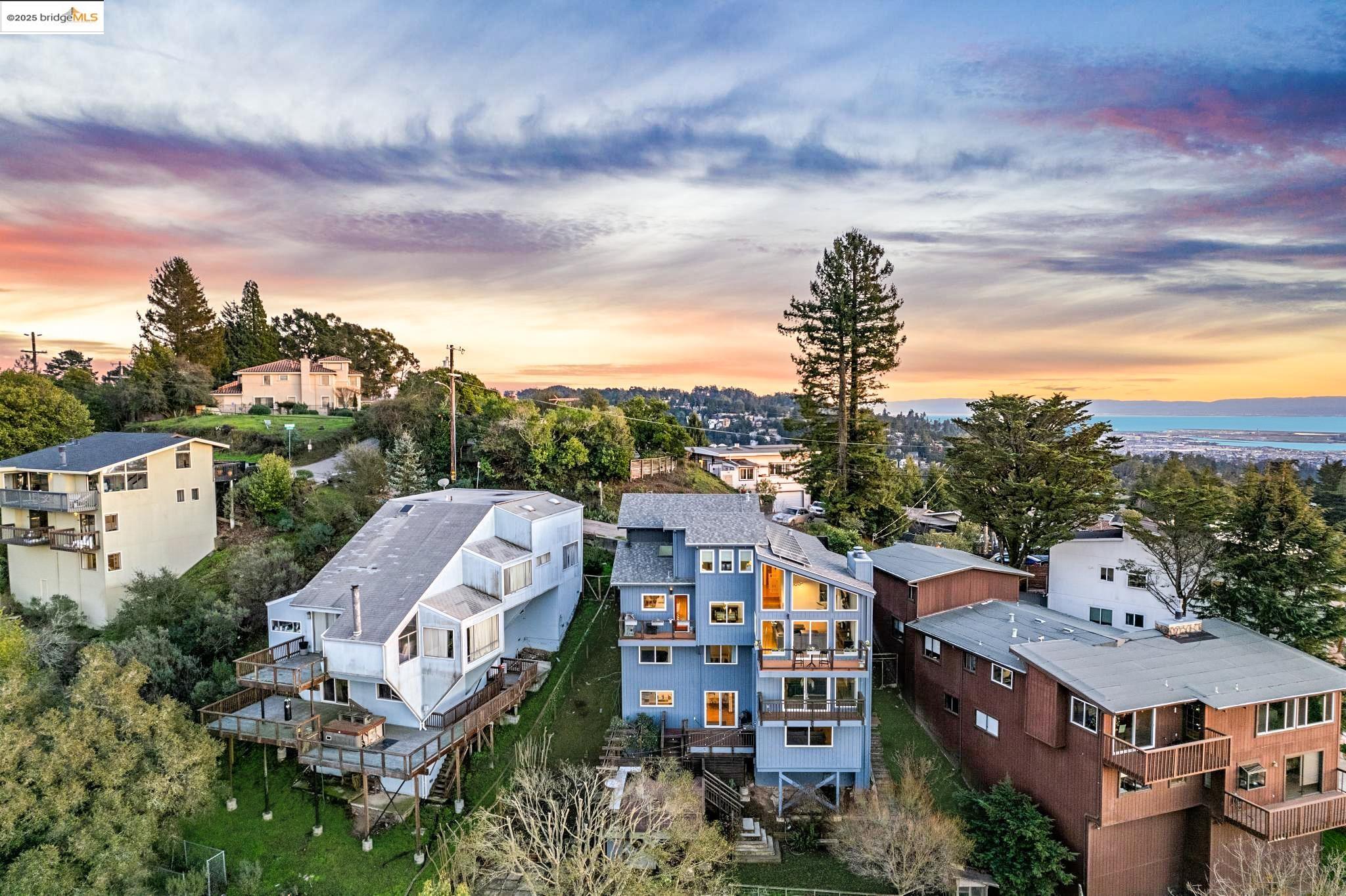 Detail Gallery Image 59 of 60 For 58 Villanova Dr, Oakland,  CA 94611 - 4 Beds | 3/1 Baths