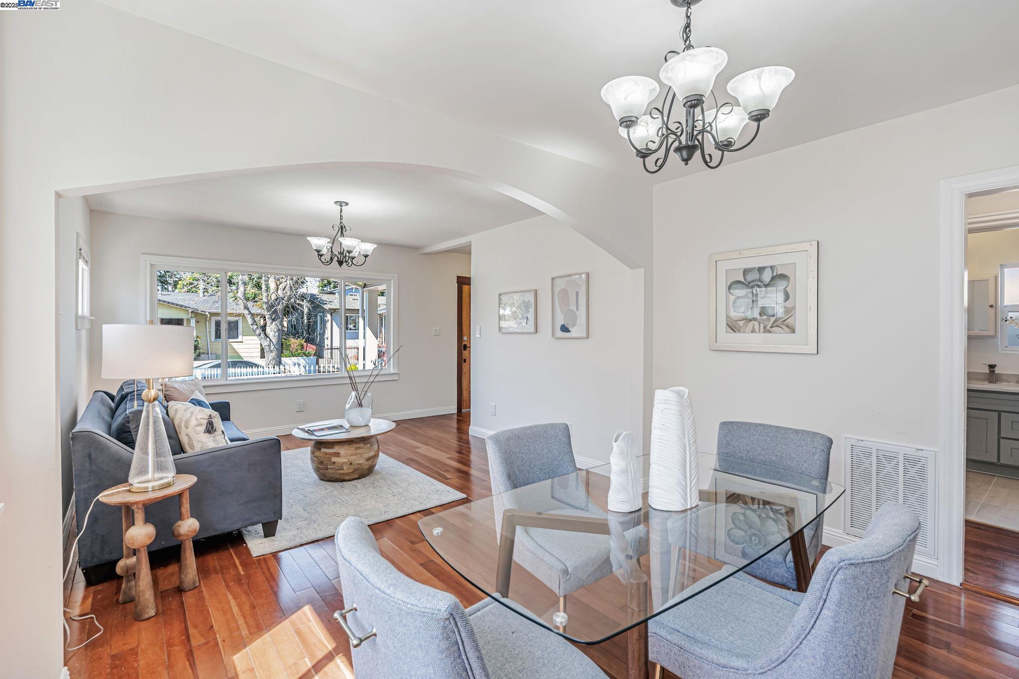 Detail Gallery Image 14 of 41 For 1648 87th Ave, Oakland,  CA 94621 - 2 Beds | 1/1 Baths