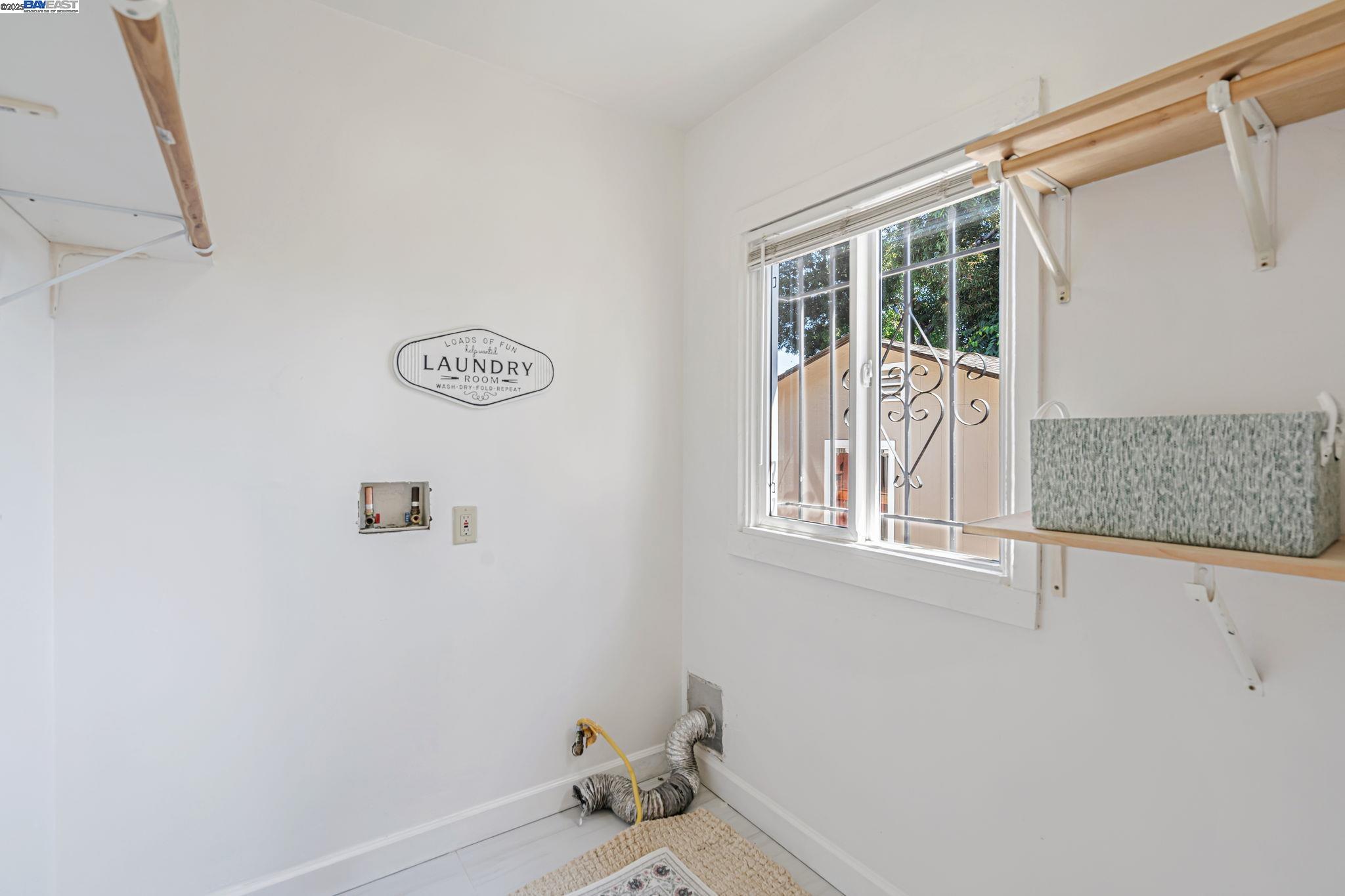 Detail Gallery Image 30 of 41 For 1648 87th Ave, Oakland,  CA 94621 - 2 Beds | 1/1 Baths