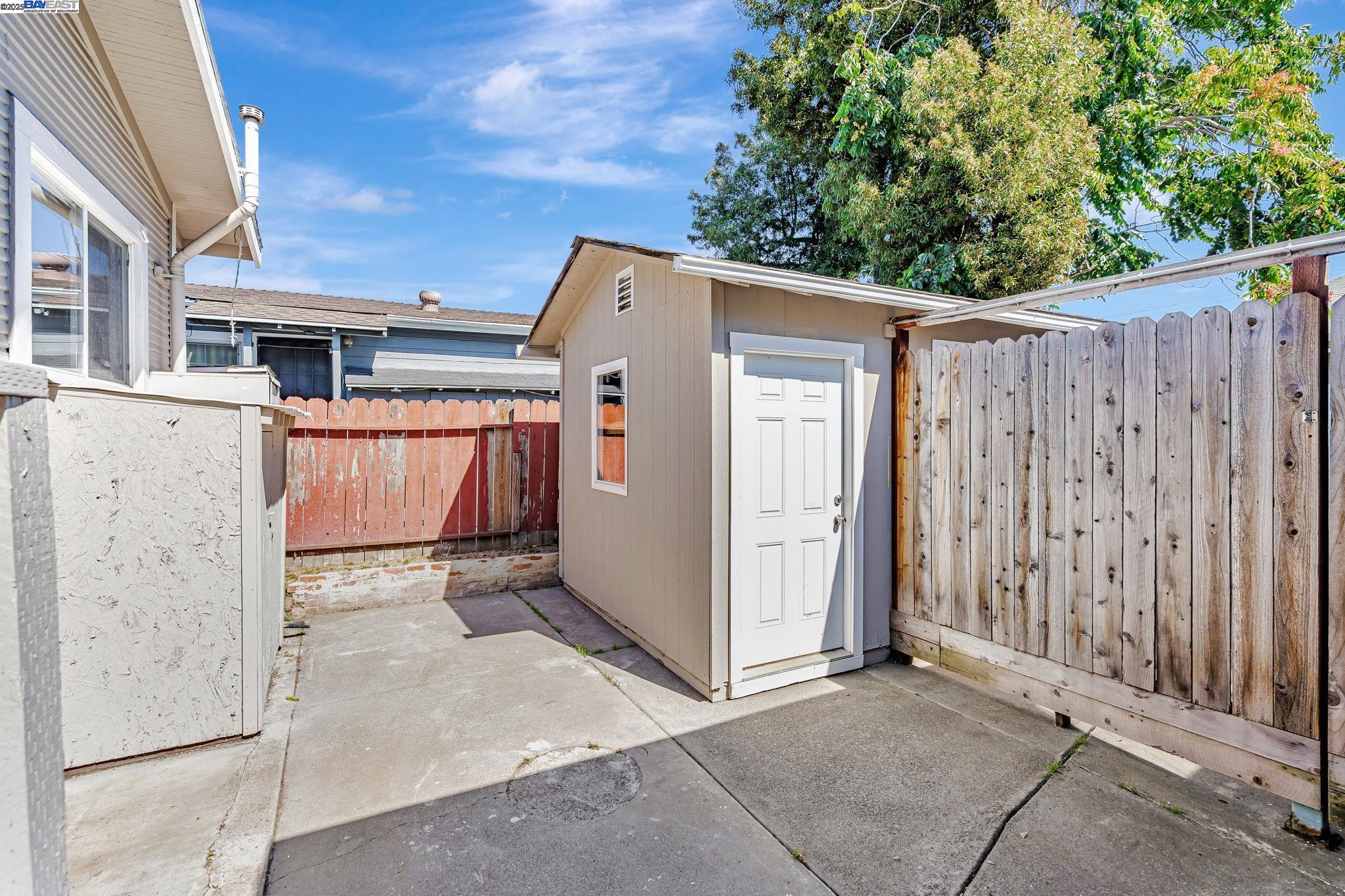 Detail Gallery Image 31 of 41 For 1648 87th Ave, Oakland,  CA 94621 - 2 Beds | 1/1 Baths
