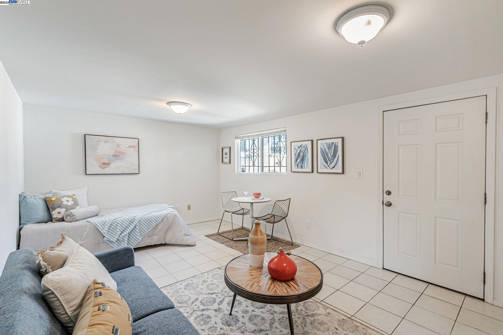 Detail Gallery Image 34 of 41 For 1648 87th Ave, Oakland,  CA 94621 - 2 Beds | 1/1 Baths