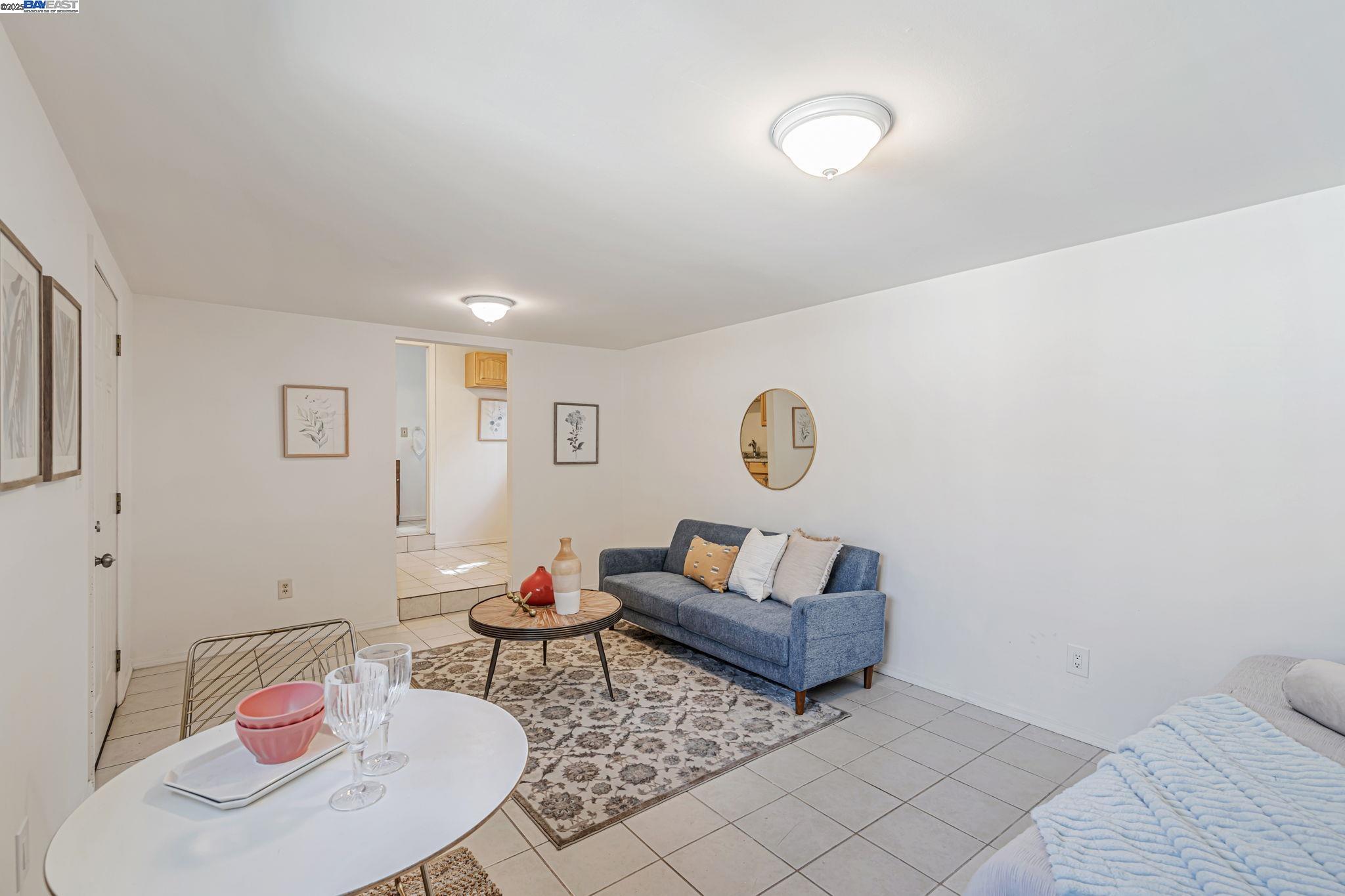 Detail Gallery Image 35 of 41 For 1648 87th Ave, Oakland,  CA 94621 - 2 Beds | 1/1 Baths