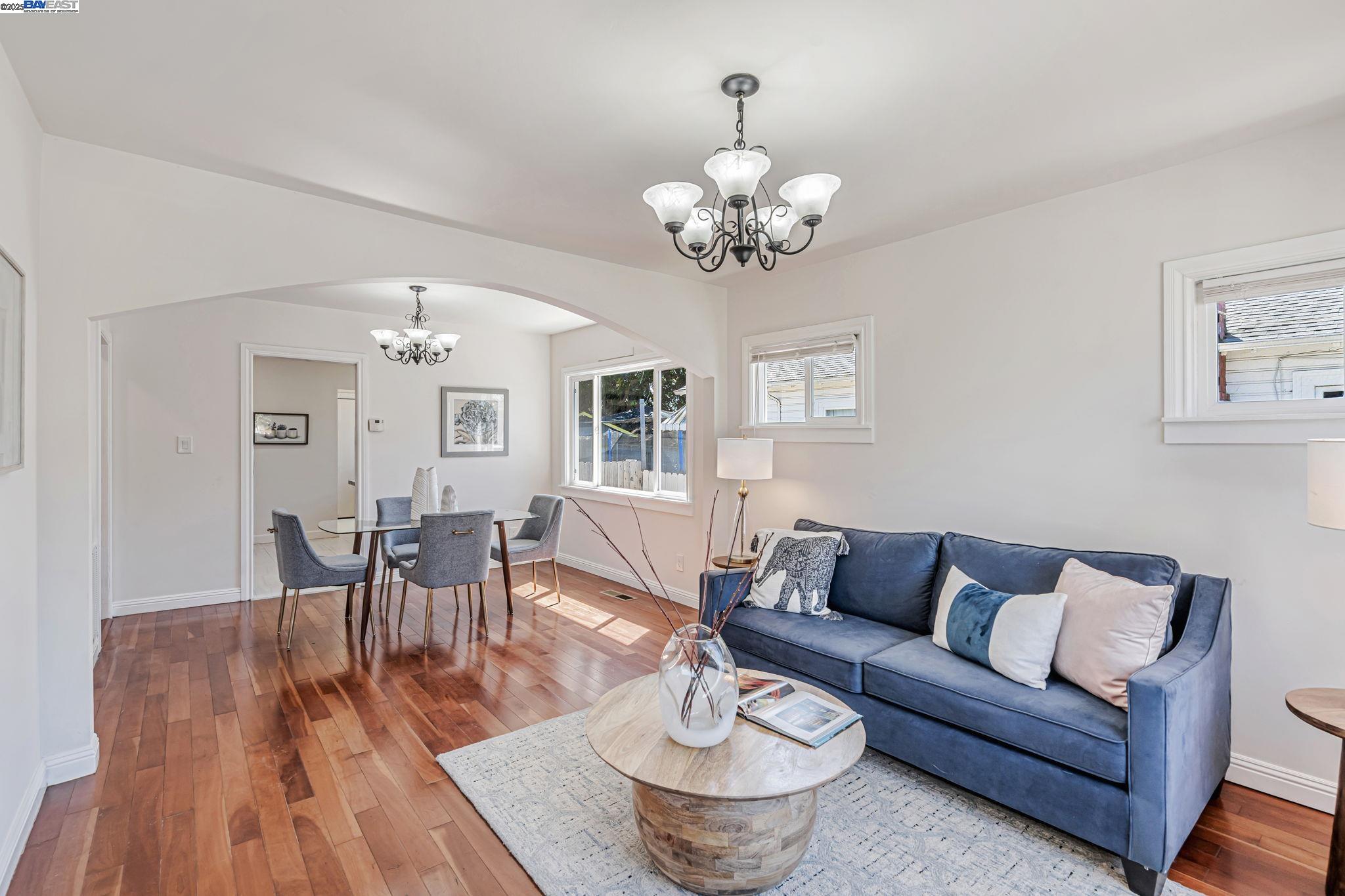 Detail Gallery Image 8 of 41 For 1648 87th Ave, Oakland,  CA 94621 - 2 Beds | 1/1 Baths