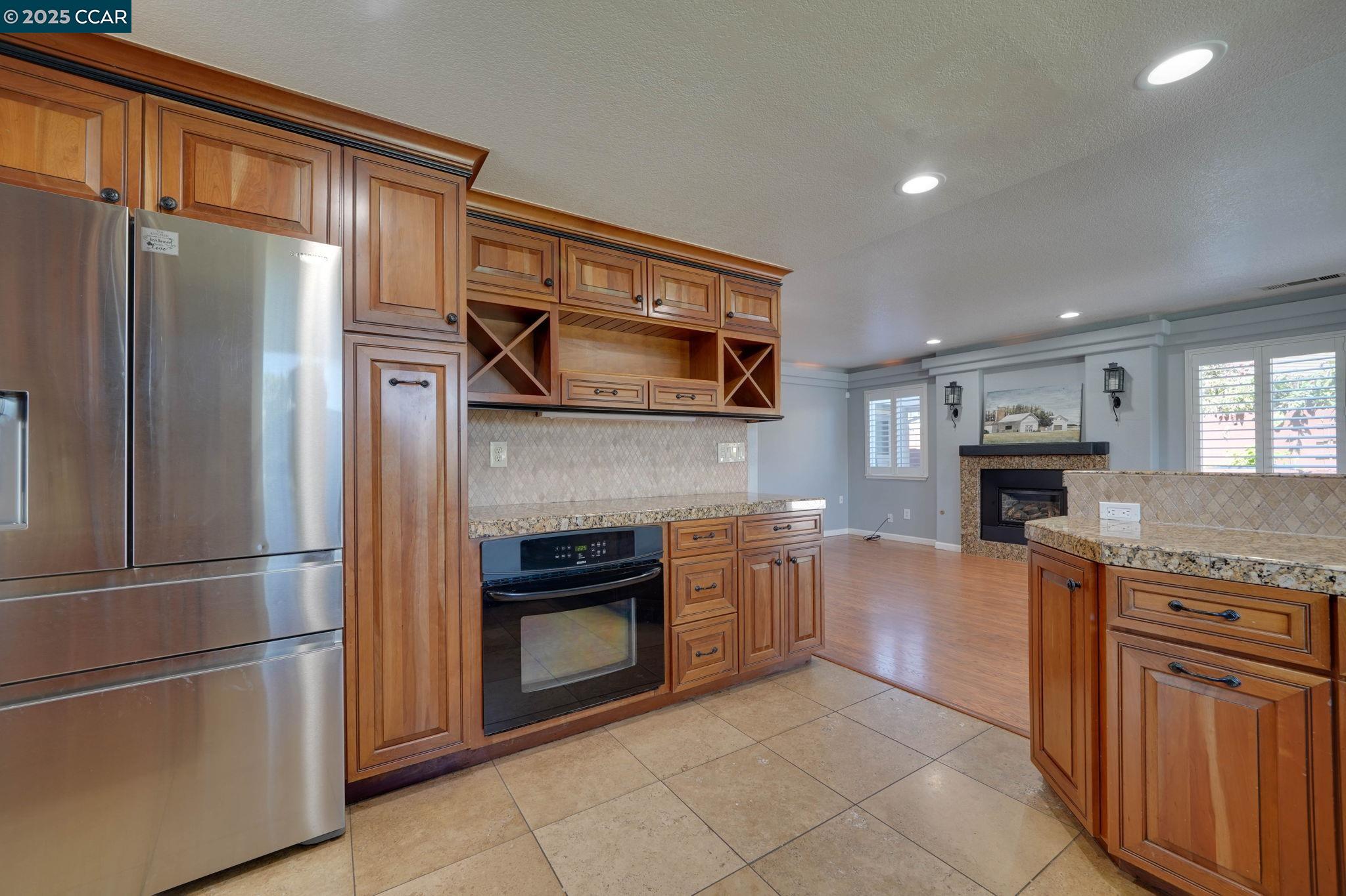 Detail Gallery Image 13 of 47 For 1210 Snow Ridge Ct, Modesto,  CA 95351 - 5 Beds | 3 Baths