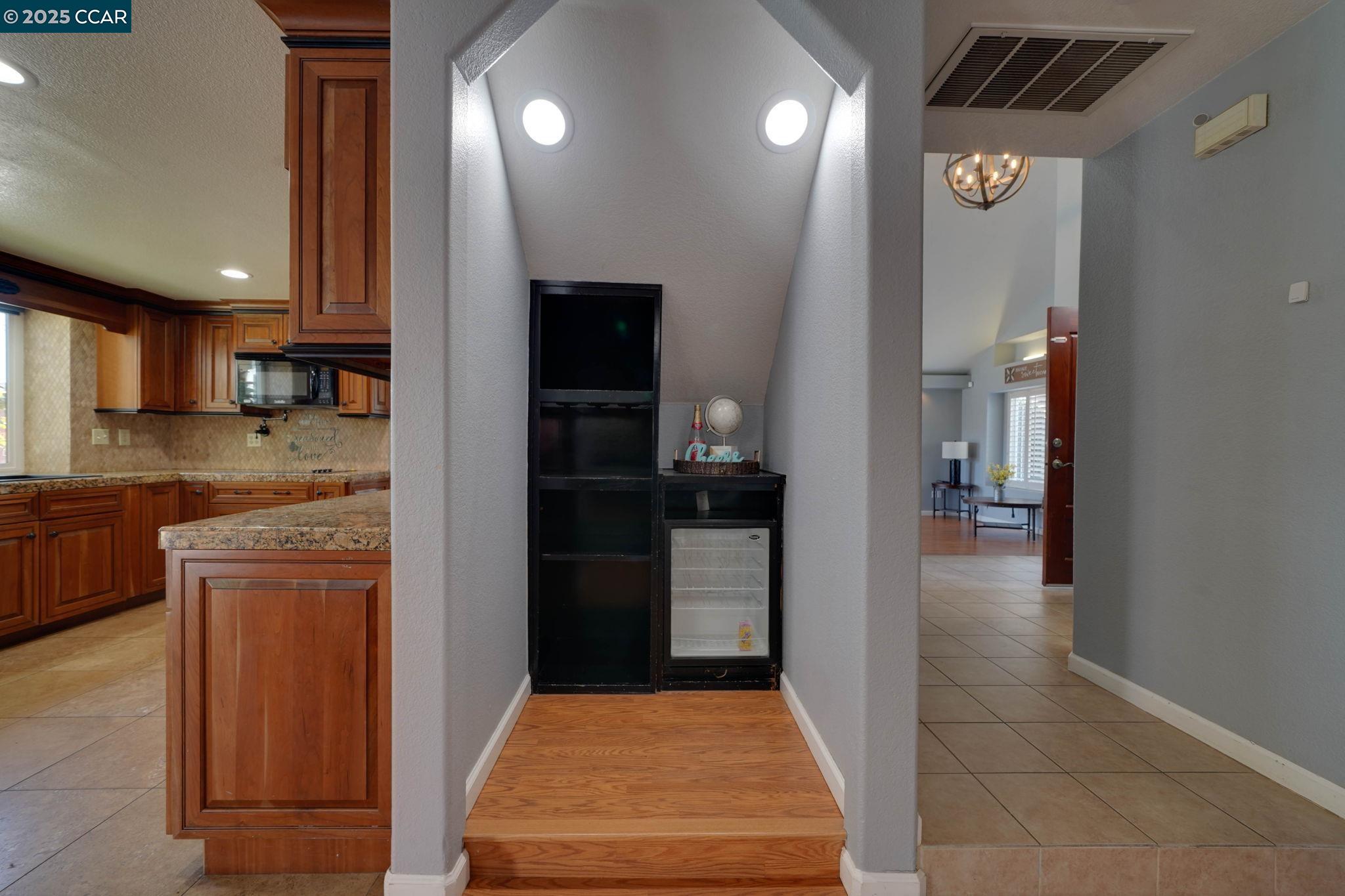 Detail Gallery Image 14 of 47 For 1210 Snow Ridge Ct, Modesto,  CA 95351 - 5 Beds | 3 Baths