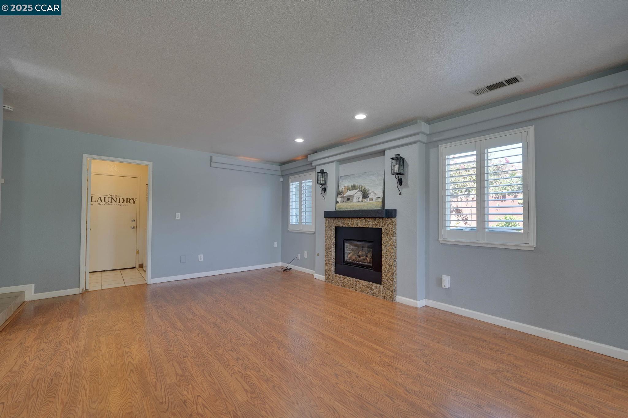 Detail Gallery Image 9 of 47 For 1210 Snow Ridge Ct, Modesto,  CA 95351 - 5 Beds | 3 Baths