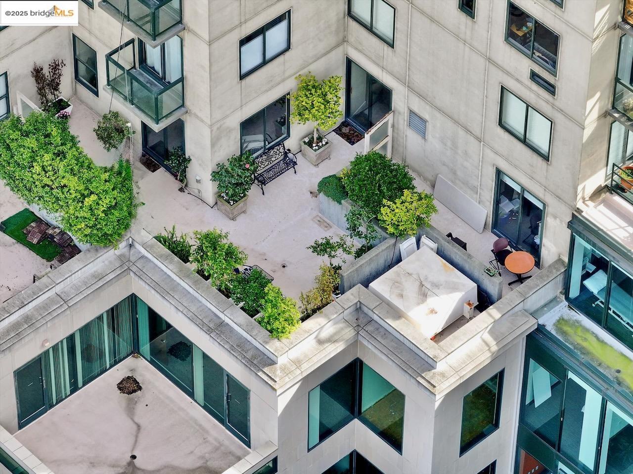 Detail Gallery Image 2 of 36 For 1 Daniel Burnham Ct #101,  San Francisco,  CA 94109 - 1 Beds | 1 Baths