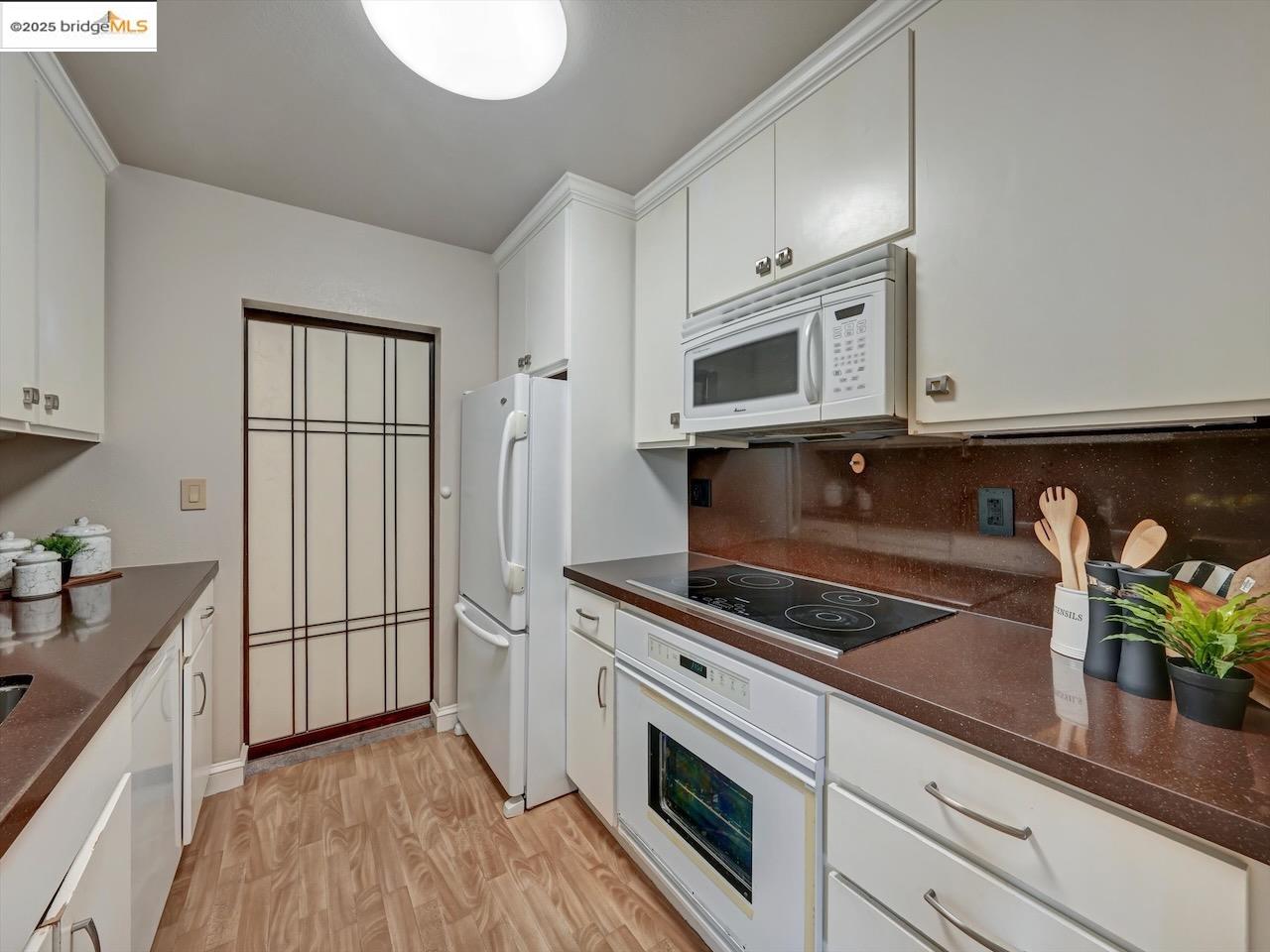 Detail Gallery Image 12 of 36 For 1 Daniel Burnham Ct #101,  San Francisco,  CA 94109 - 1 Beds | 1 Baths