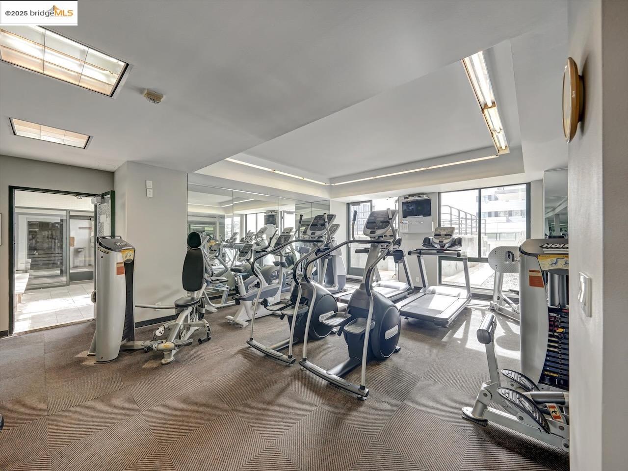 Detail Gallery Image 18 of 36 For 1 Daniel Burnham Ct #101,  San Francisco,  CA 94109 - 1 Beds | 1 Baths