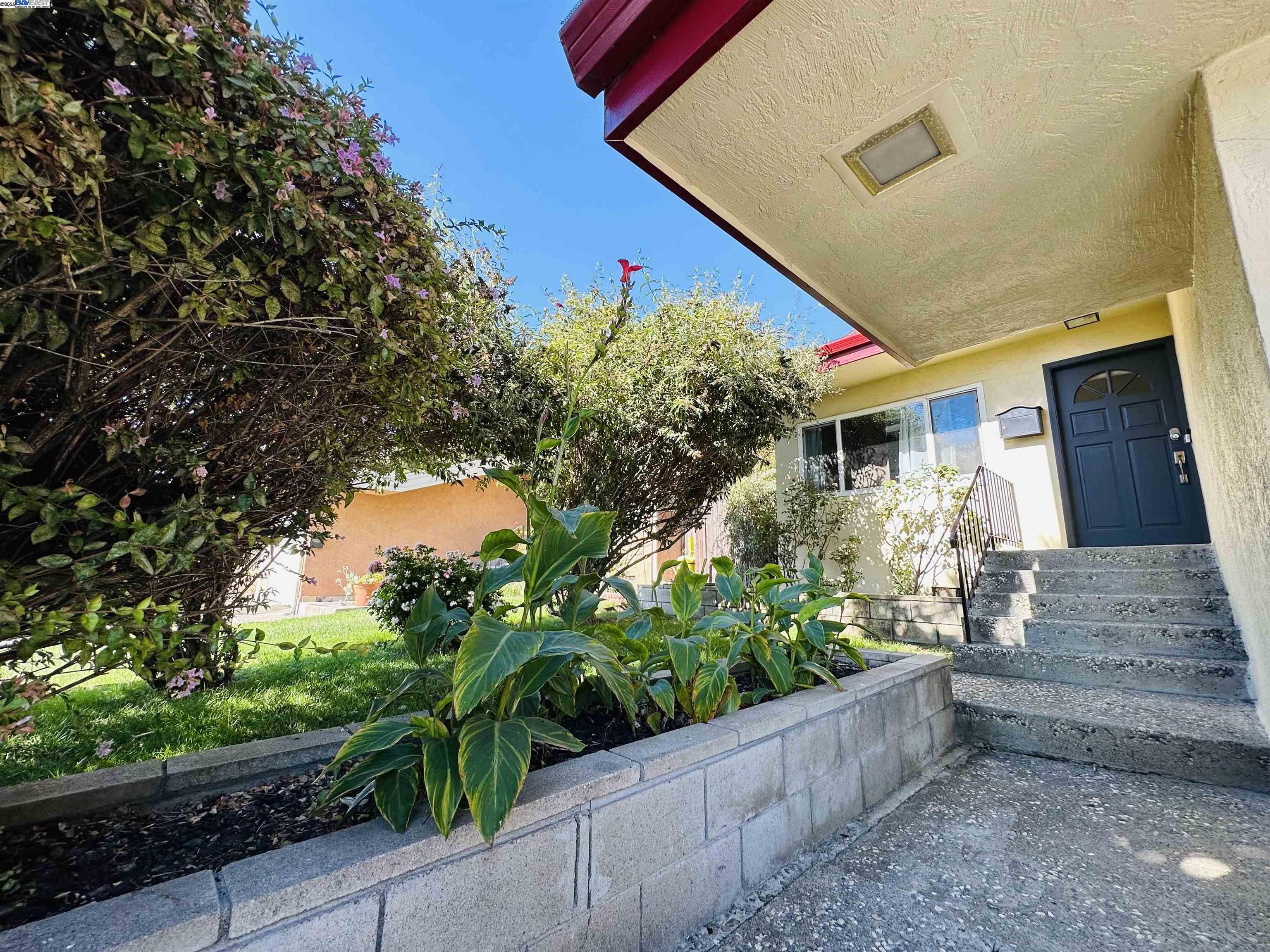 Detail Gallery Image 17 of 19 For 25132 Del Mar Avenue, Hayward,  CA 94542 - 3 Beds | 2 Baths