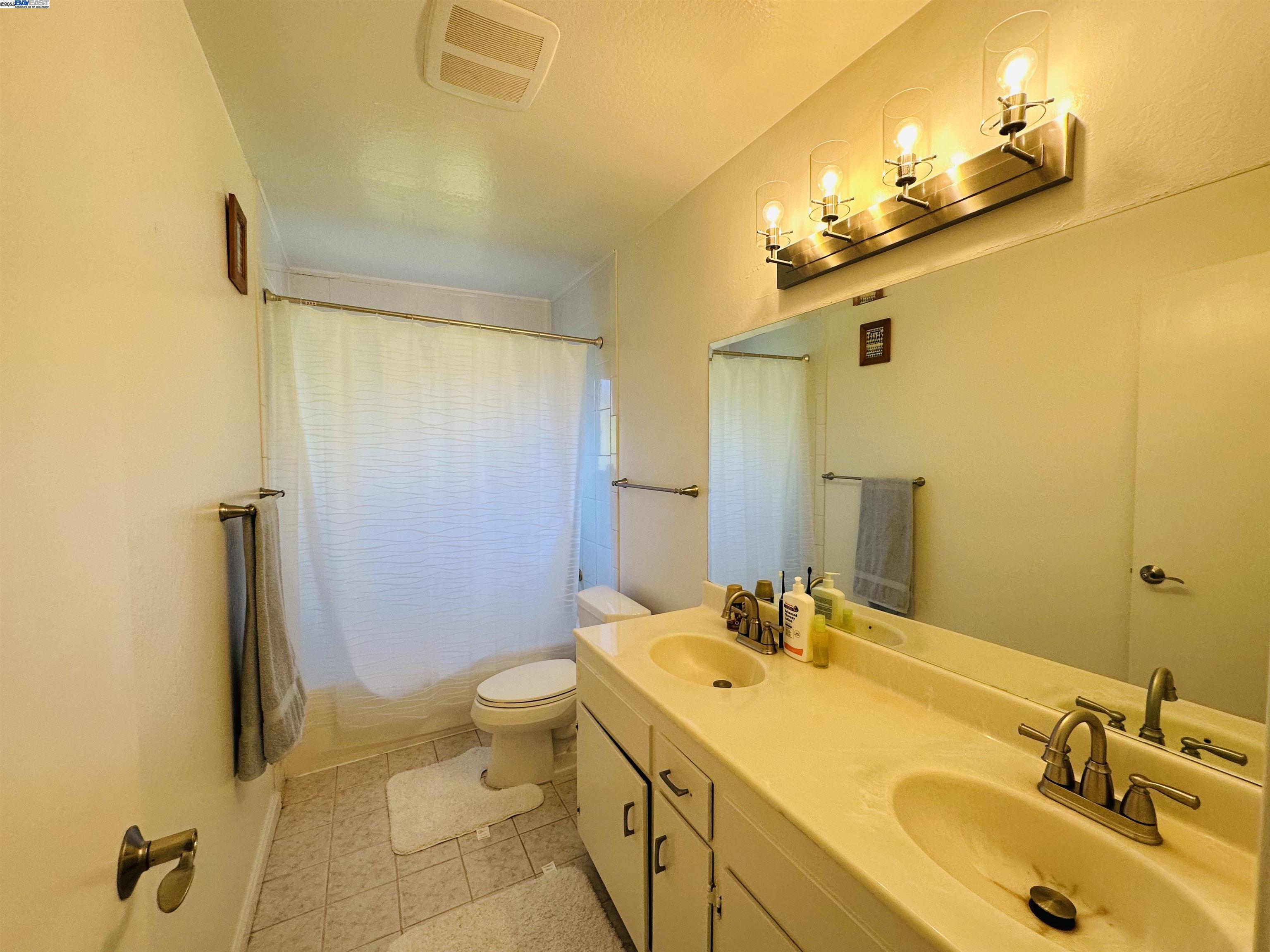 Detail Gallery Image 7 of 19 For 25132 Del Mar Avenue, Hayward,  CA 94542 - 3 Beds | 2 Baths