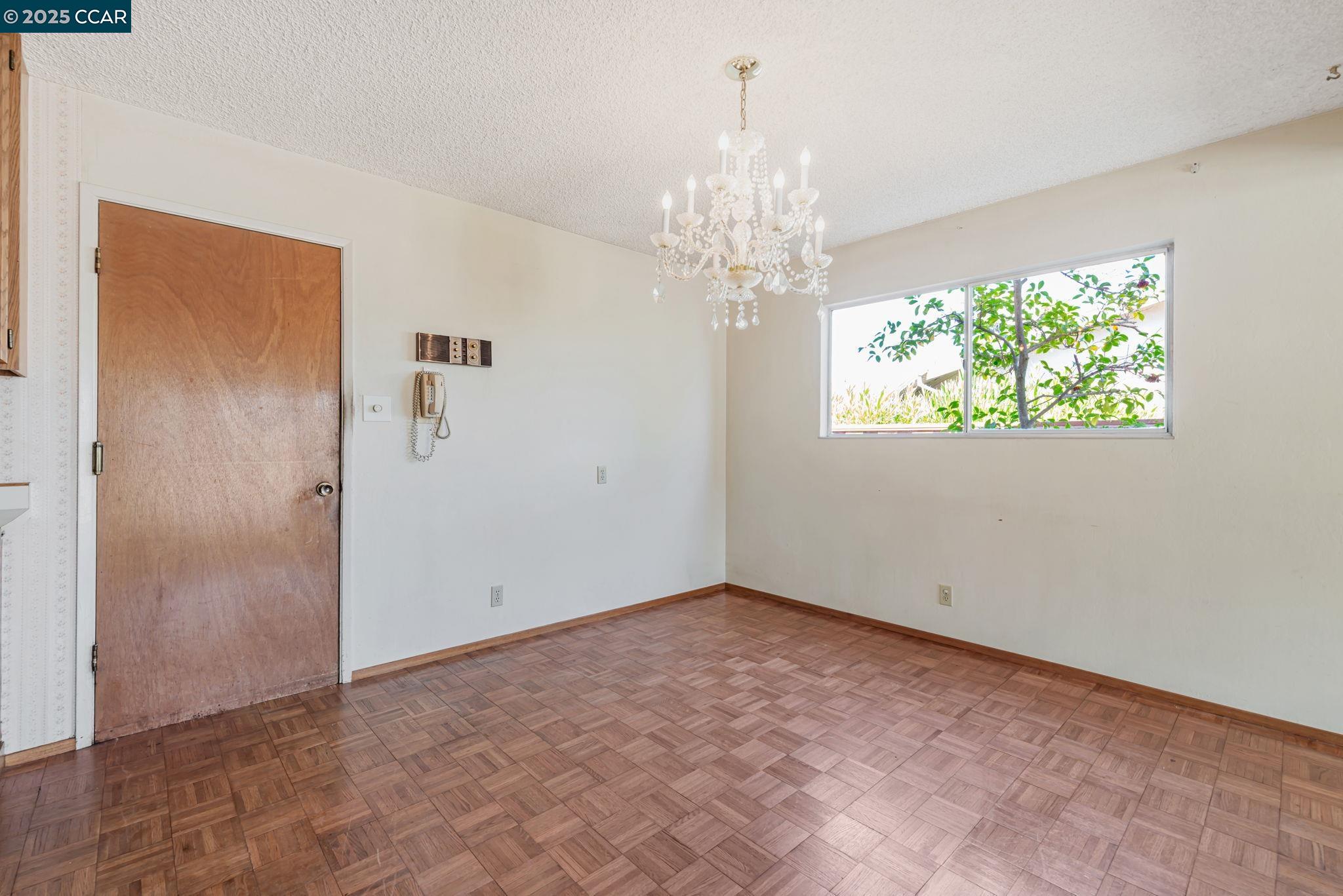 Detail Gallery Image 15 of 40 For 1201 Illinois Ct, Concord,  CA 94521 - 6 Beds | 3 Baths